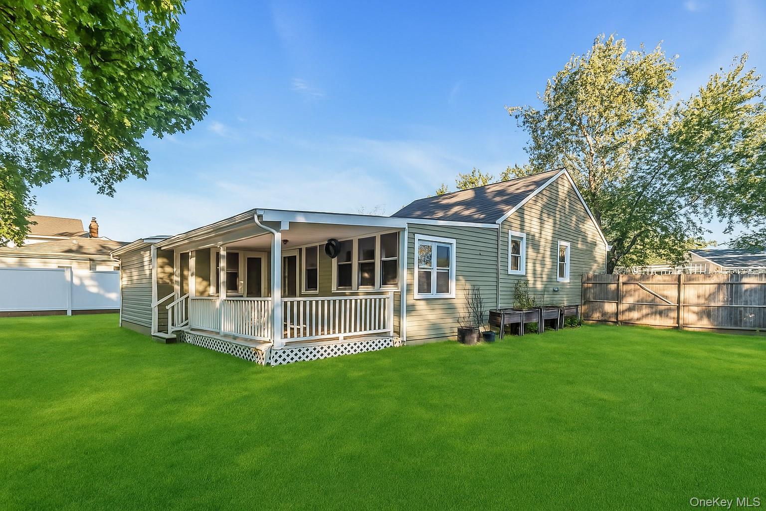 Single Family Franklin  Nassau County, NY 11709, MLS-924335-25