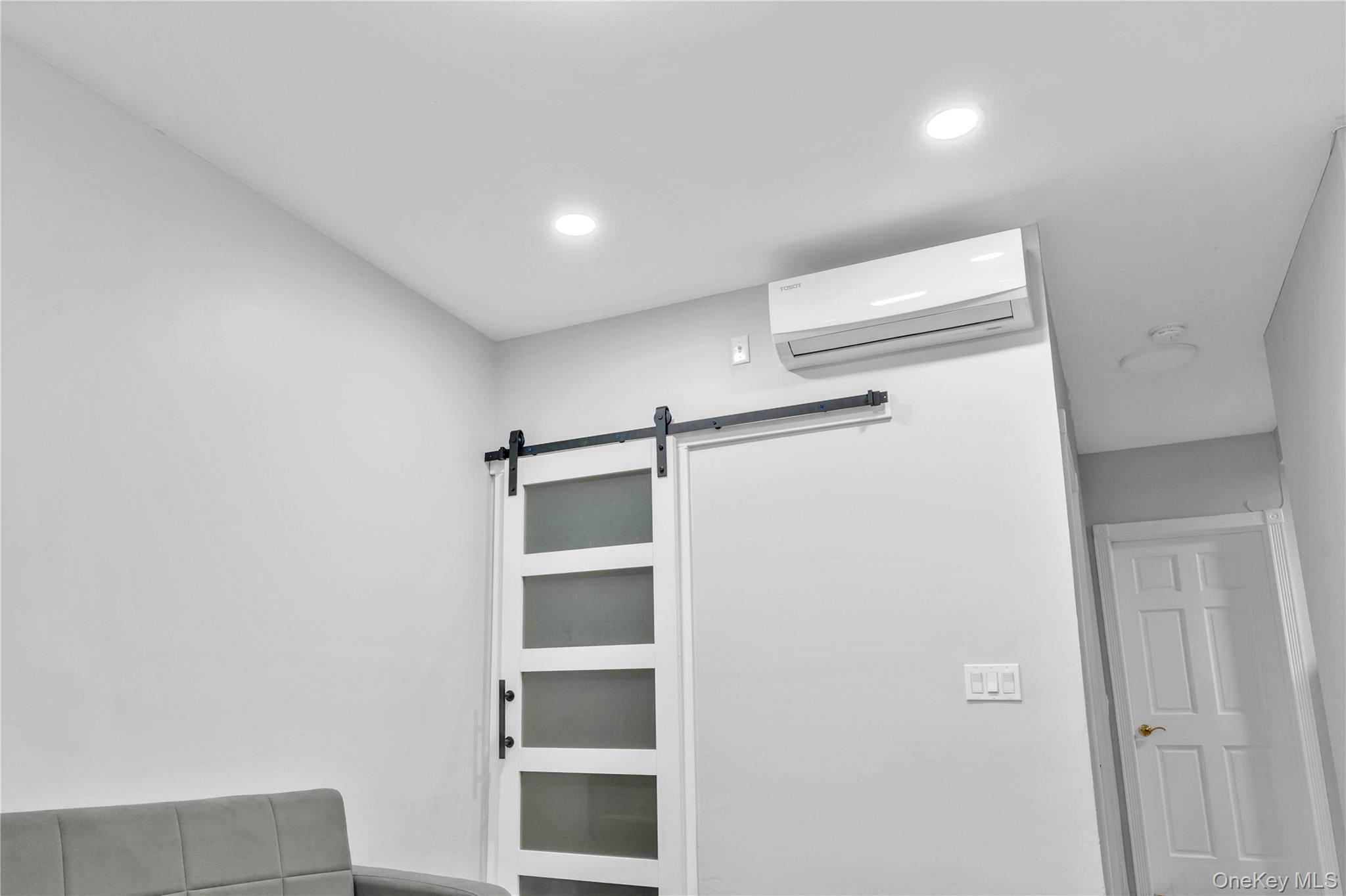 Single Family Prospect  Bronx, NY 10459, MLS-924365-9