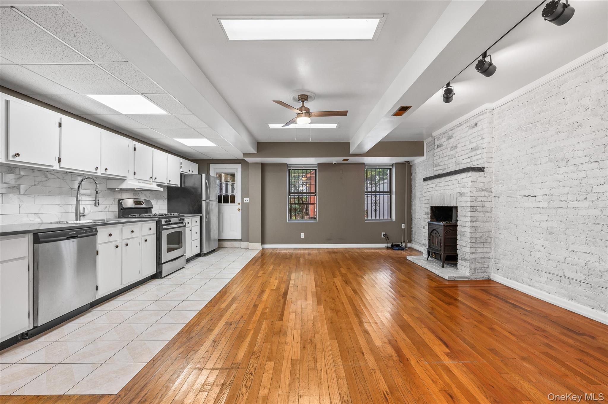 Single Family Clinton Brooklyn, NY 11231, MLS-924402-23