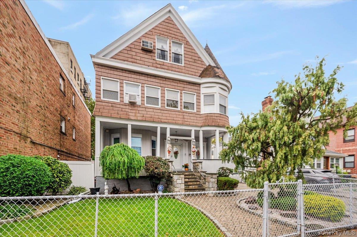Single Family Mahan Bronx, NY 10461, MLS-924403-2