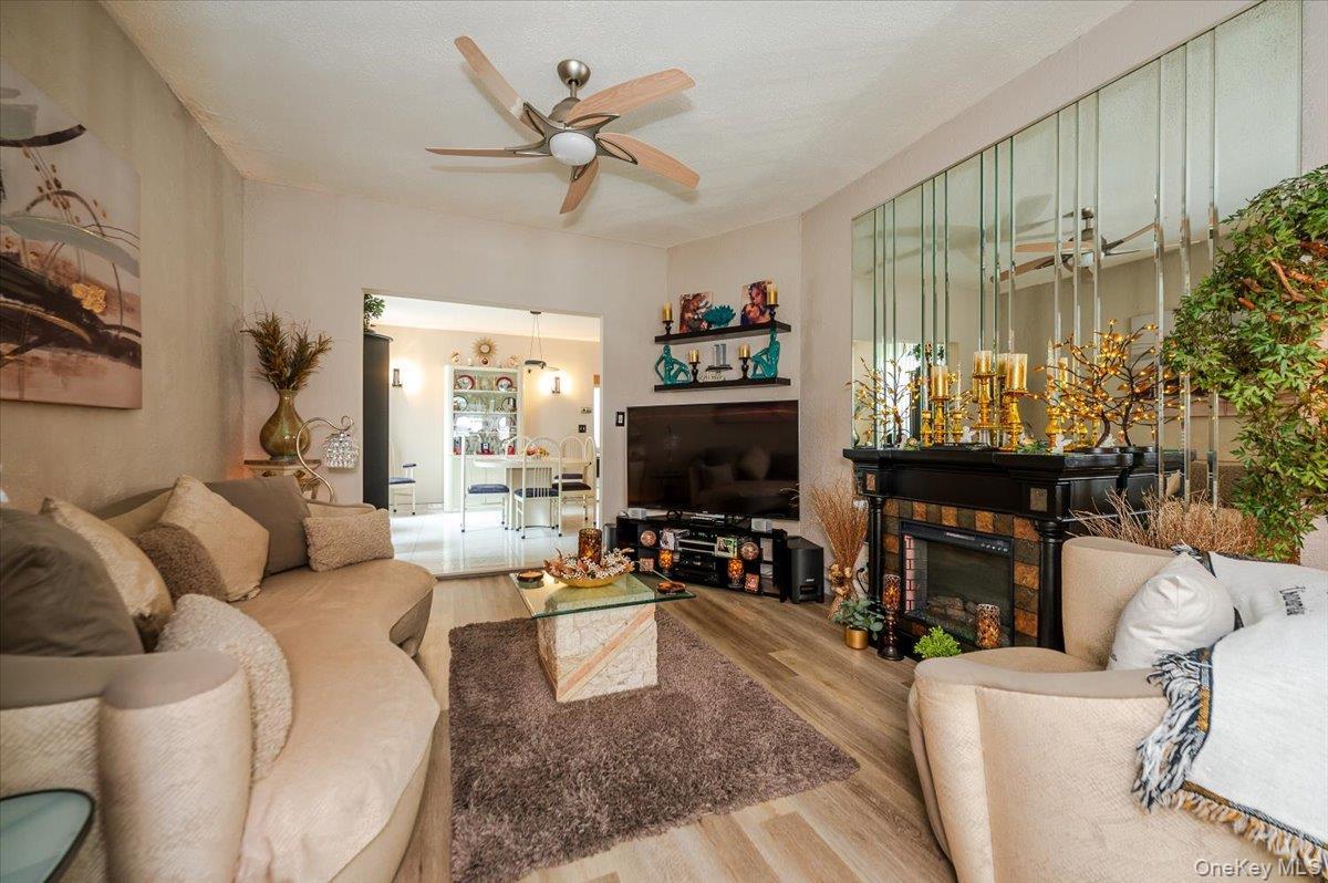 Single Family Mahan Bronx, NY 10461, MLS-924403-20