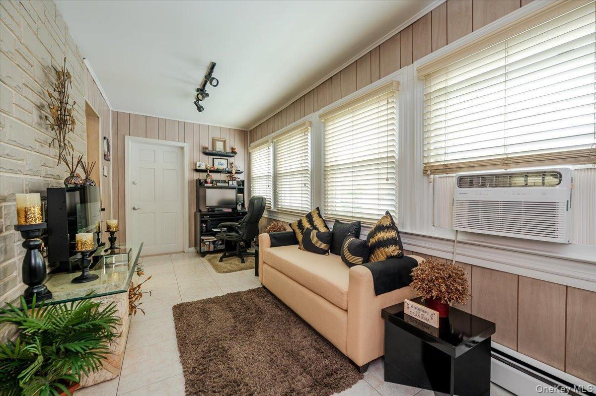 Single Family Mahan Bronx, NY 10461, MLS-924403-22