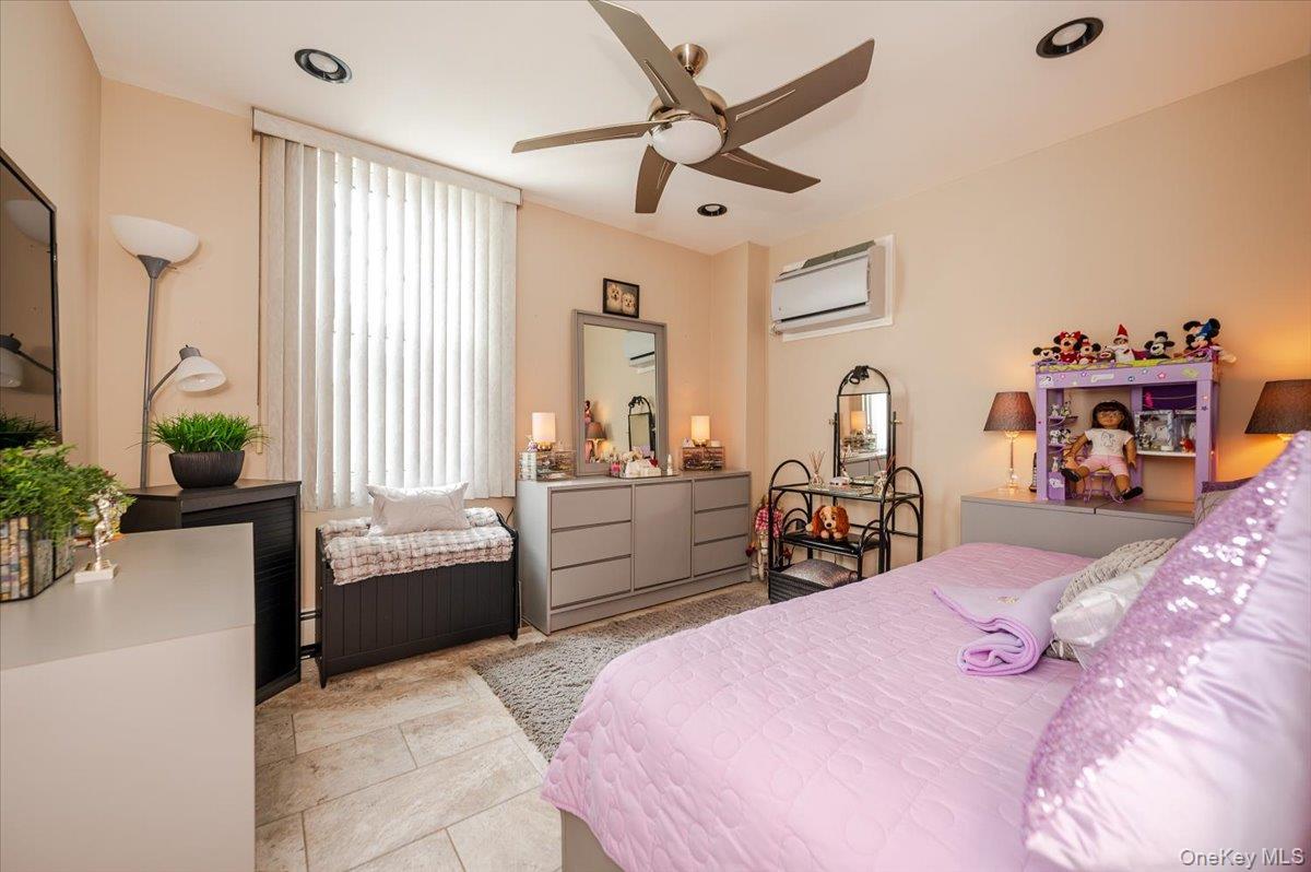 Single Family Mahan Bronx, NY 10461, MLS-924403-28