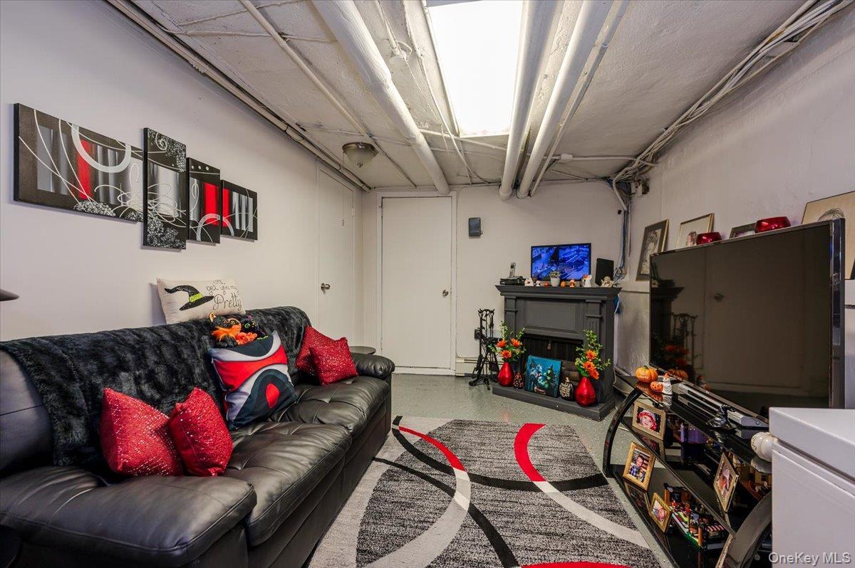 Single Family Mahan Bronx, NY 10461, MLS-924403-39