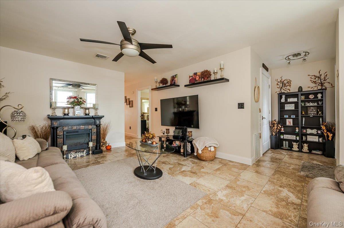 Single Family Mahan Bronx, NY 10461, MLS-924403-7