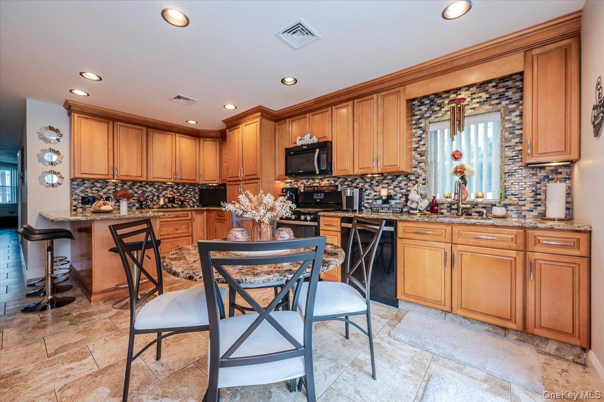 Single Family Mahan Bronx, NY 10461, MLS-924403-9