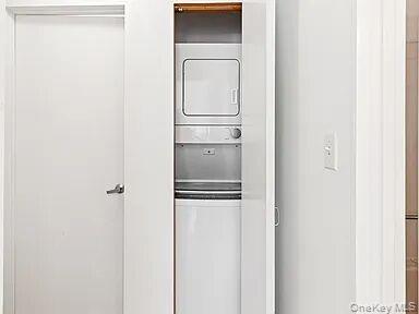 Single Family School  Suffolk County, NY 11946, MLS-924405-20