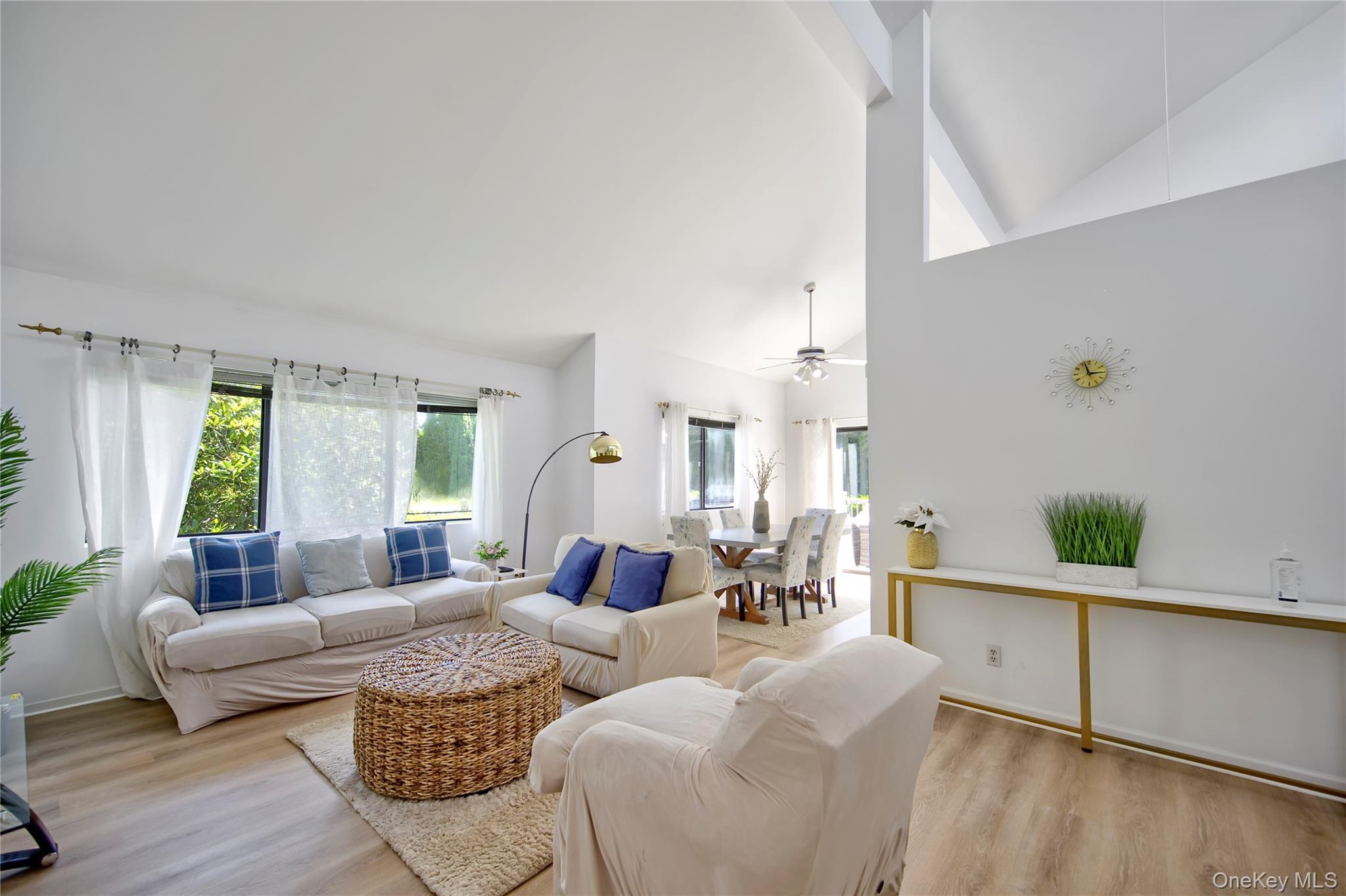 Single Family School  Suffolk County, NY 11946, MLS-924405-4