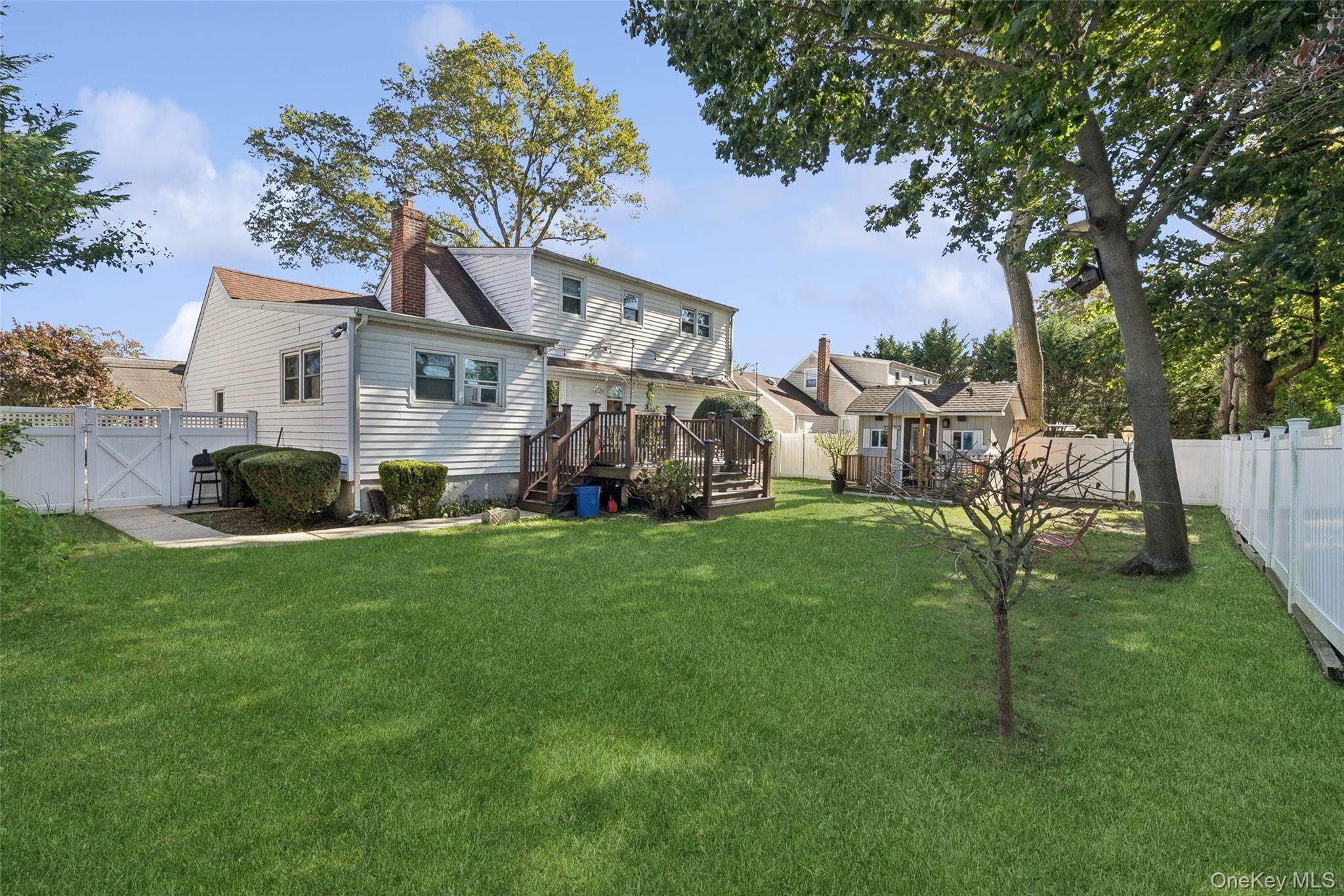 Single Family 11th  Suffolk County, NY 11729, MLS-924413-29