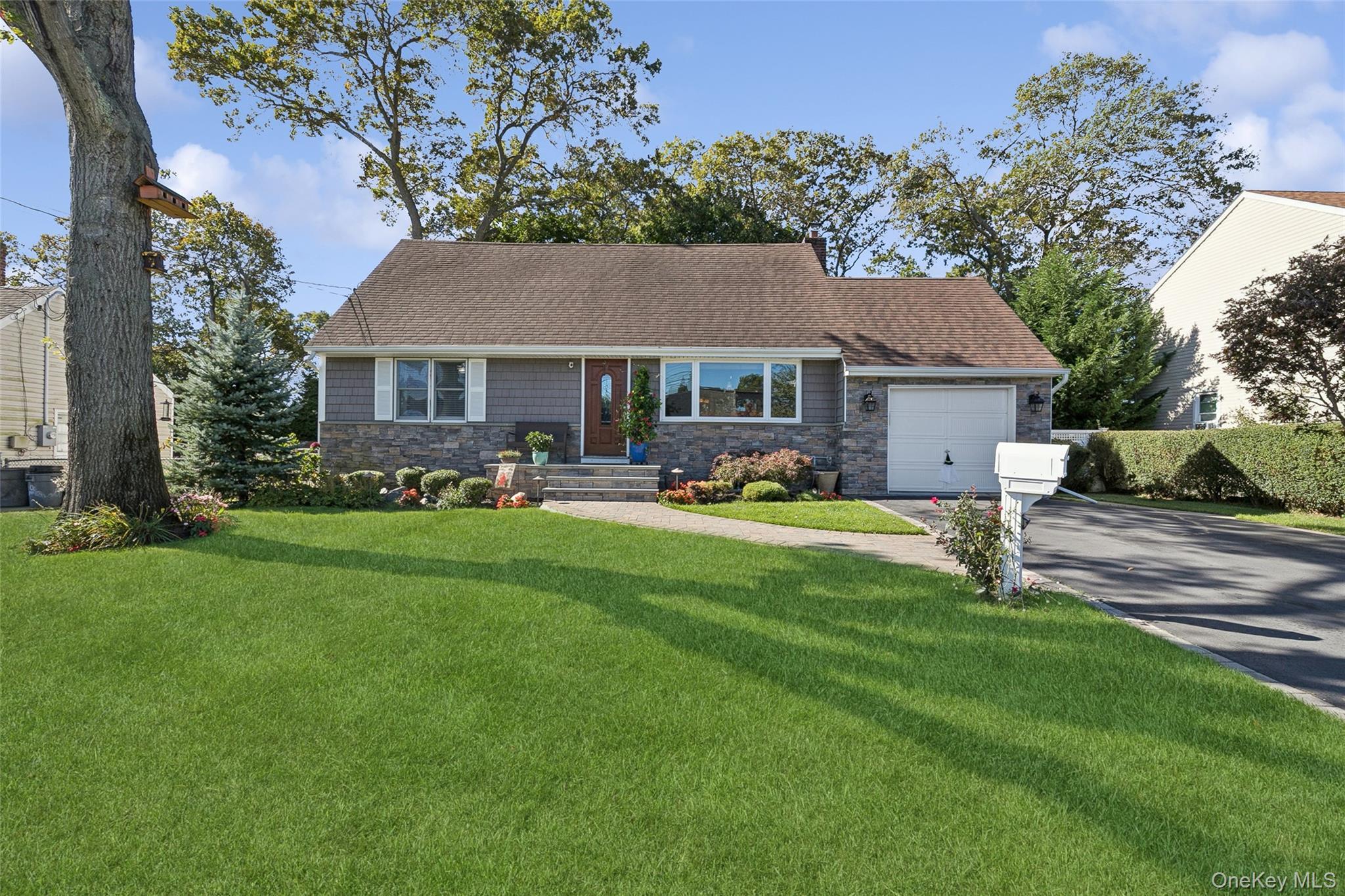 Single Family 11th  Suffolk County, NY 11729, MLS-924413-3