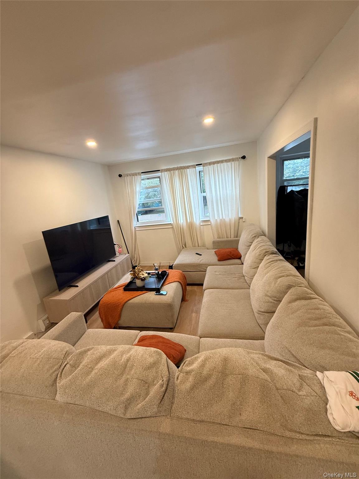 Single Family Howe  Bronx, NY 10473, MLS-924459-9