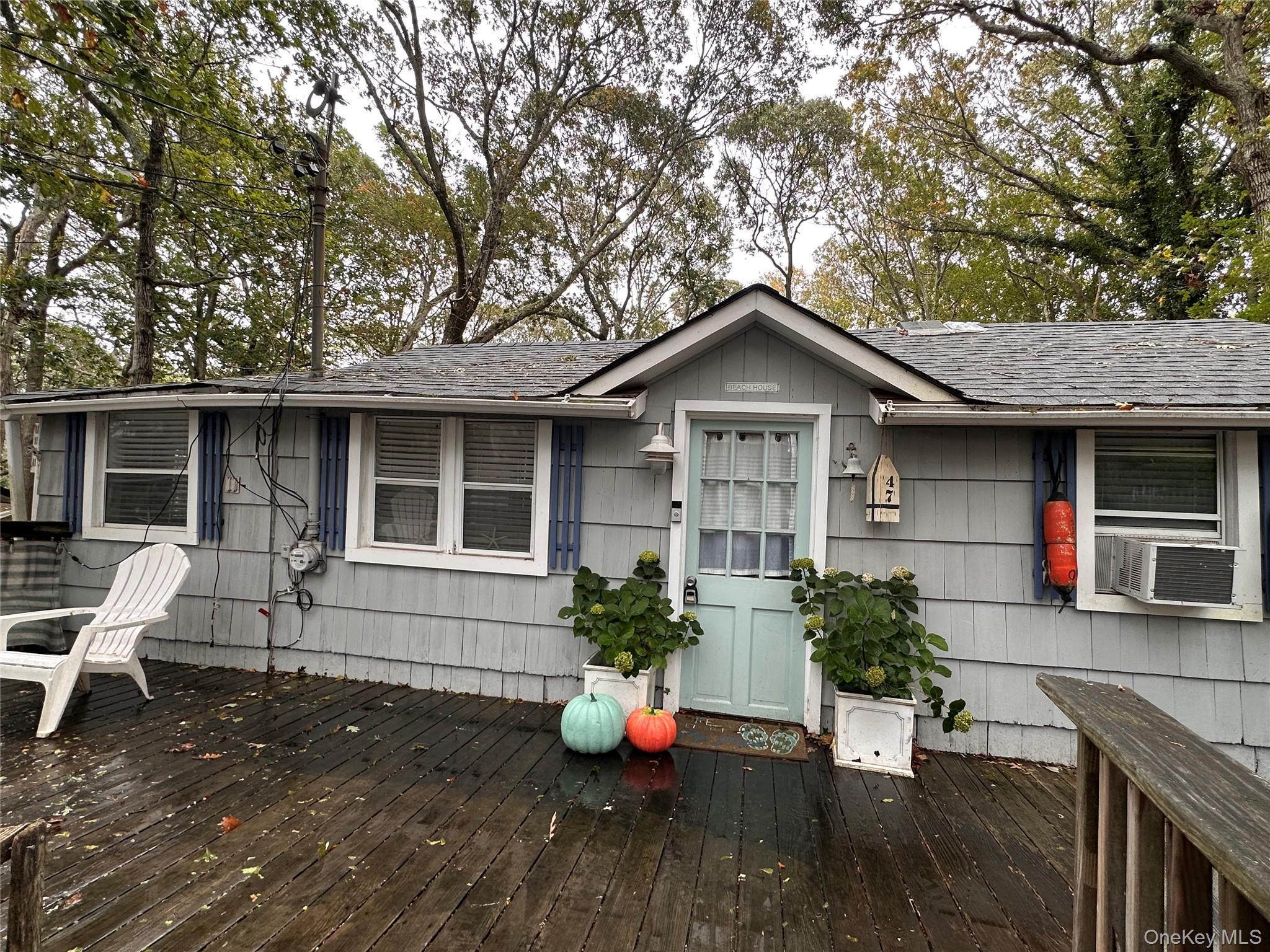 Single Family Woodcliff  Suffolk County, NY 11933, MLS-924465-2