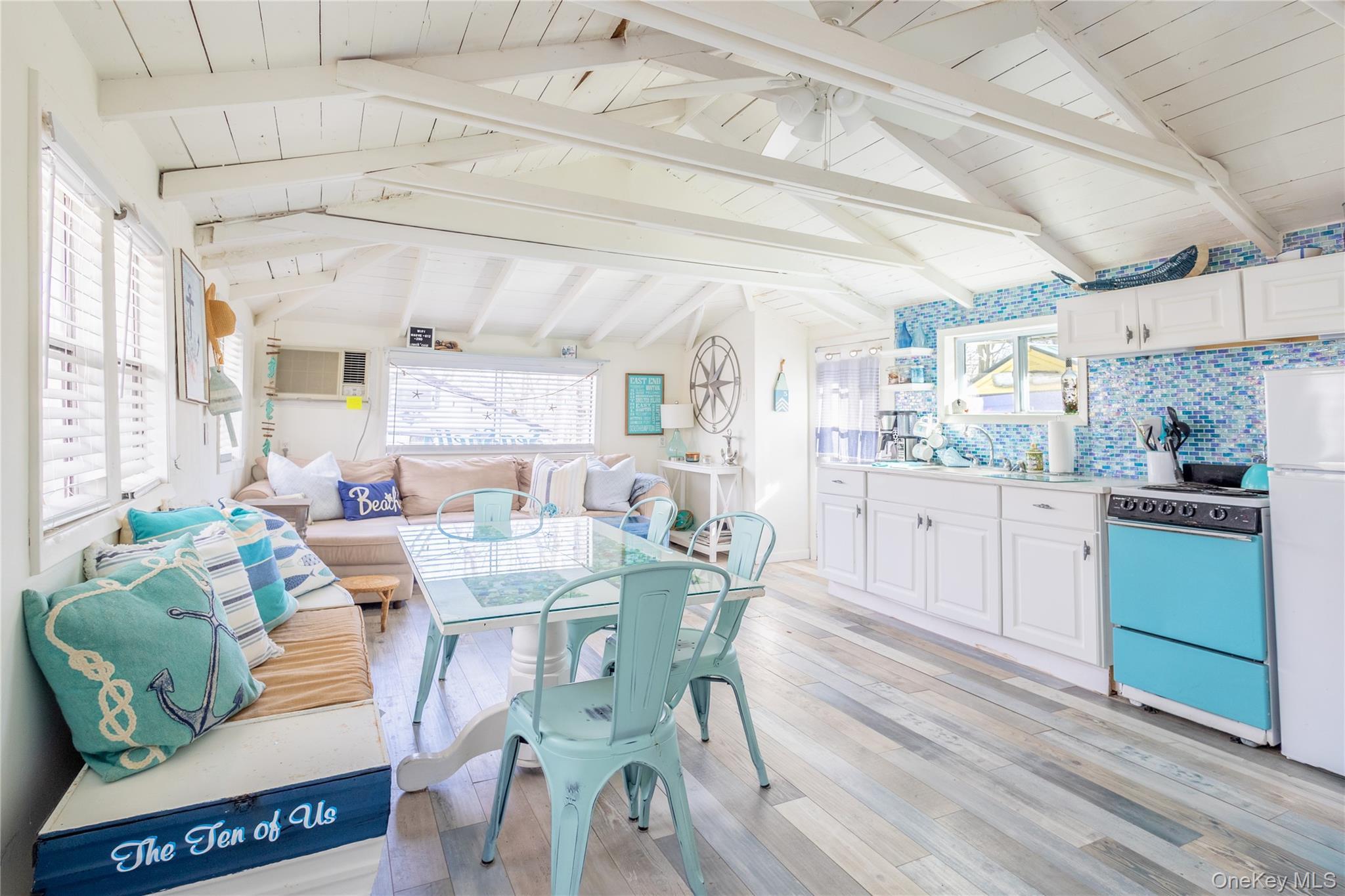 Single Family Woodcliff  Suffolk County, NY 11933, MLS-924465-6