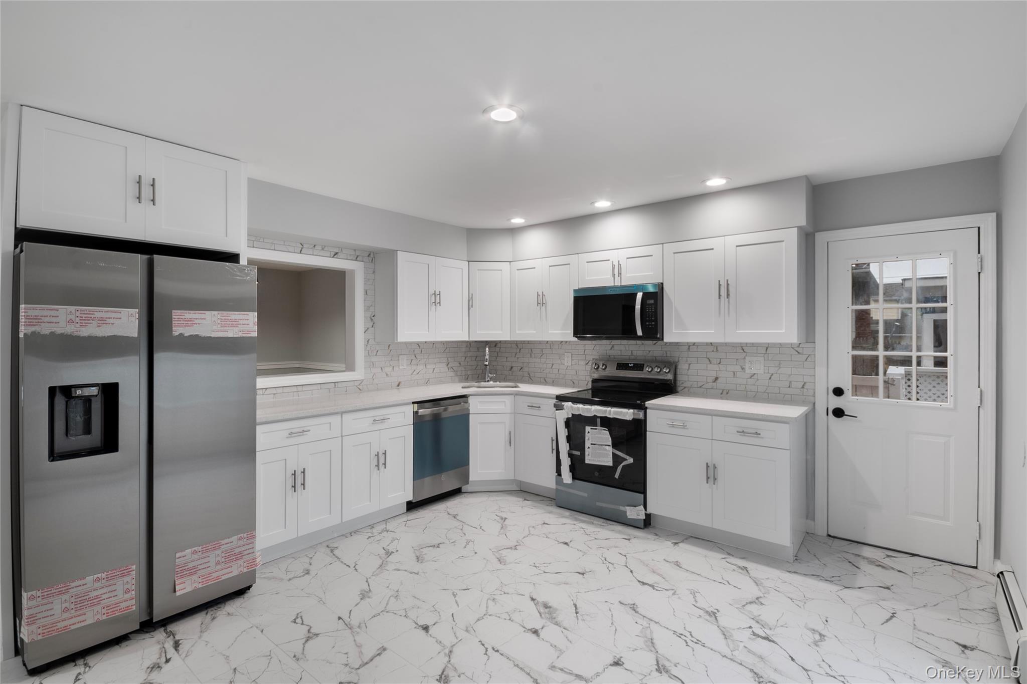 Single Family Birch Hollow  Suffolk County, NY 11967, MLS-924499-7