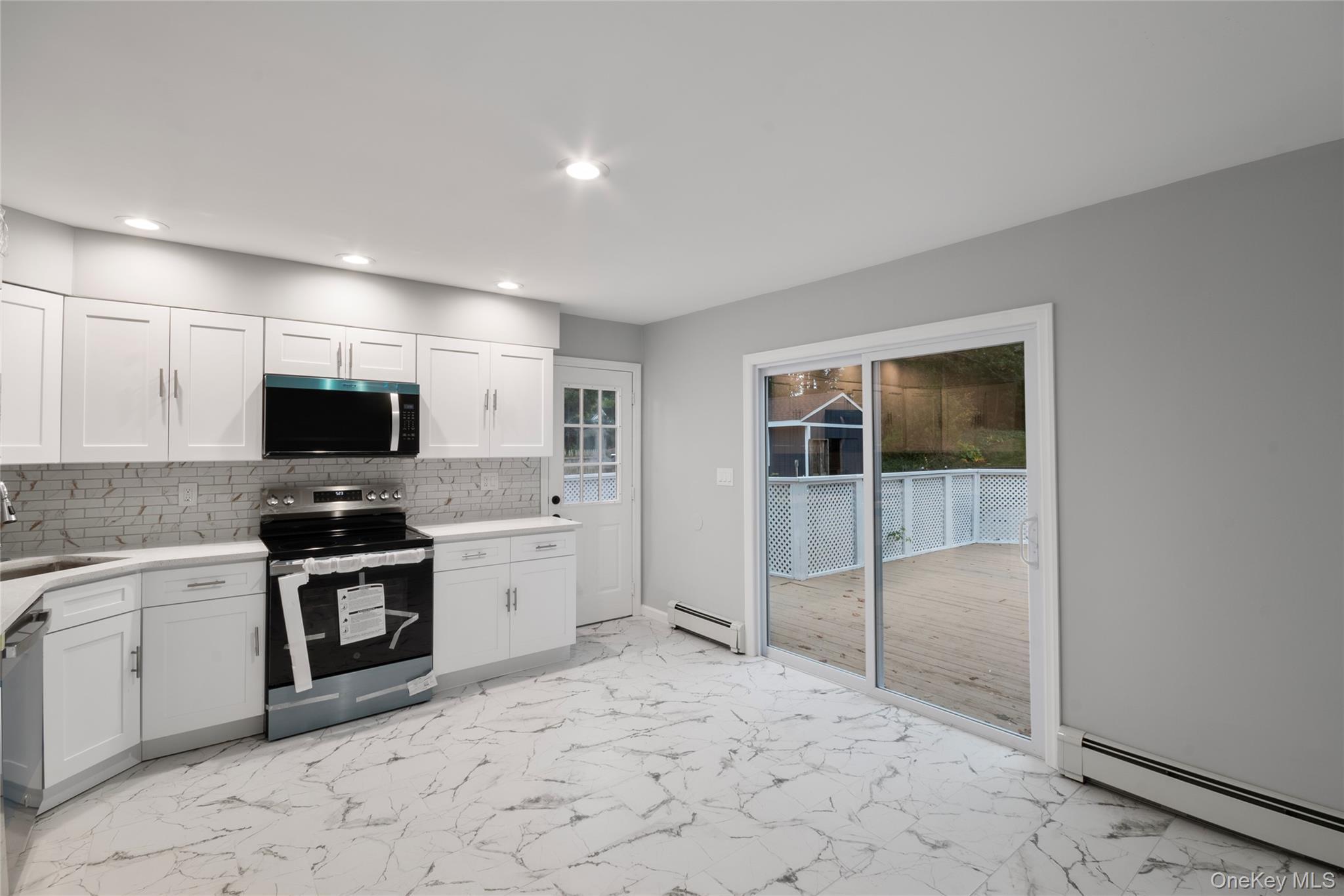 Single Family Birch Hollow  Suffolk County, NY 11967, MLS-924499-8