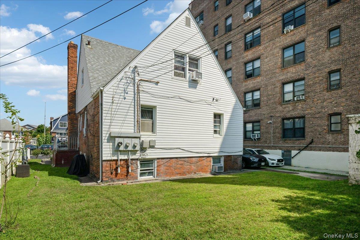 Single Family Broadway Nassau County, NY 11561, MLS-924516-24