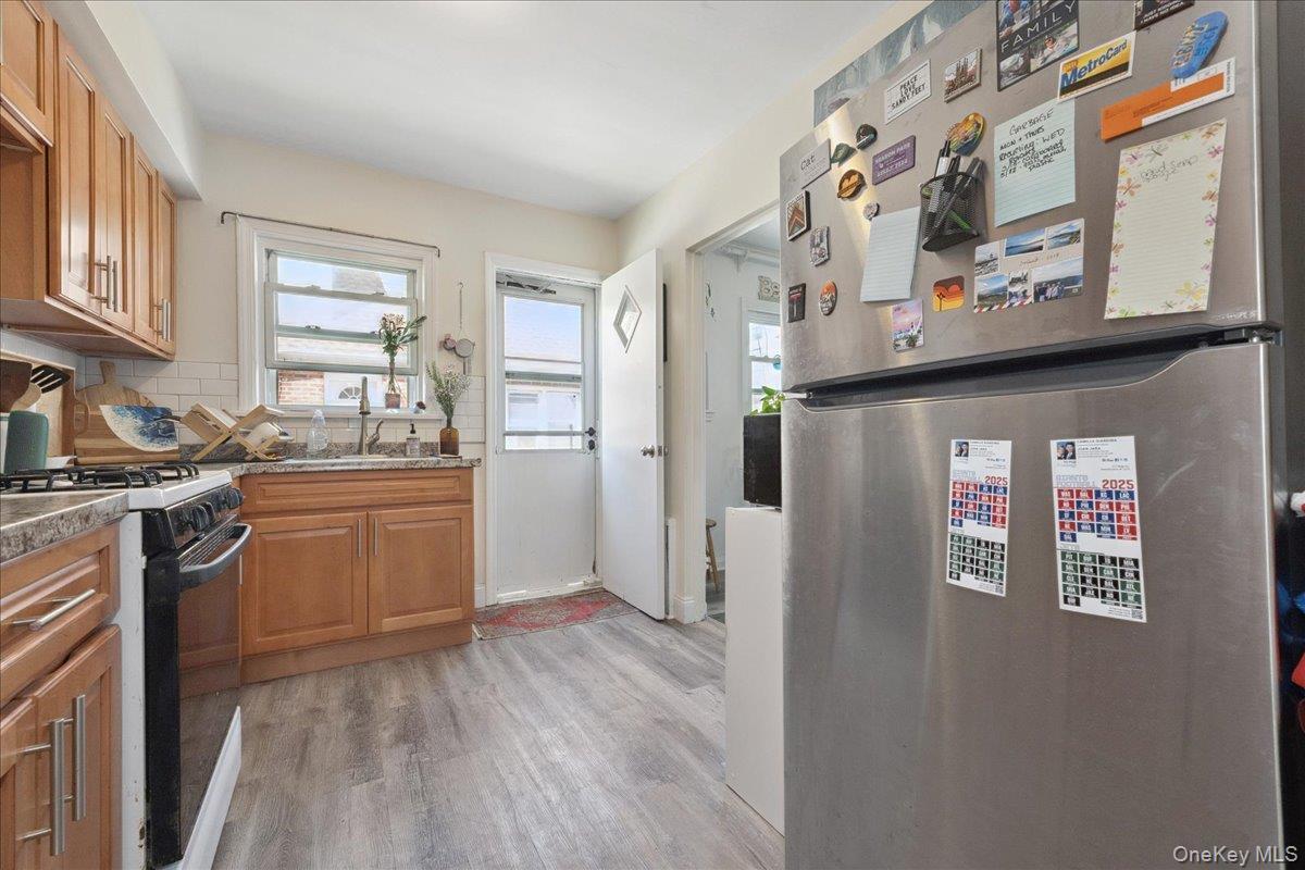 Single Family Broadway Nassau County, NY 11561, MLS-924516-9