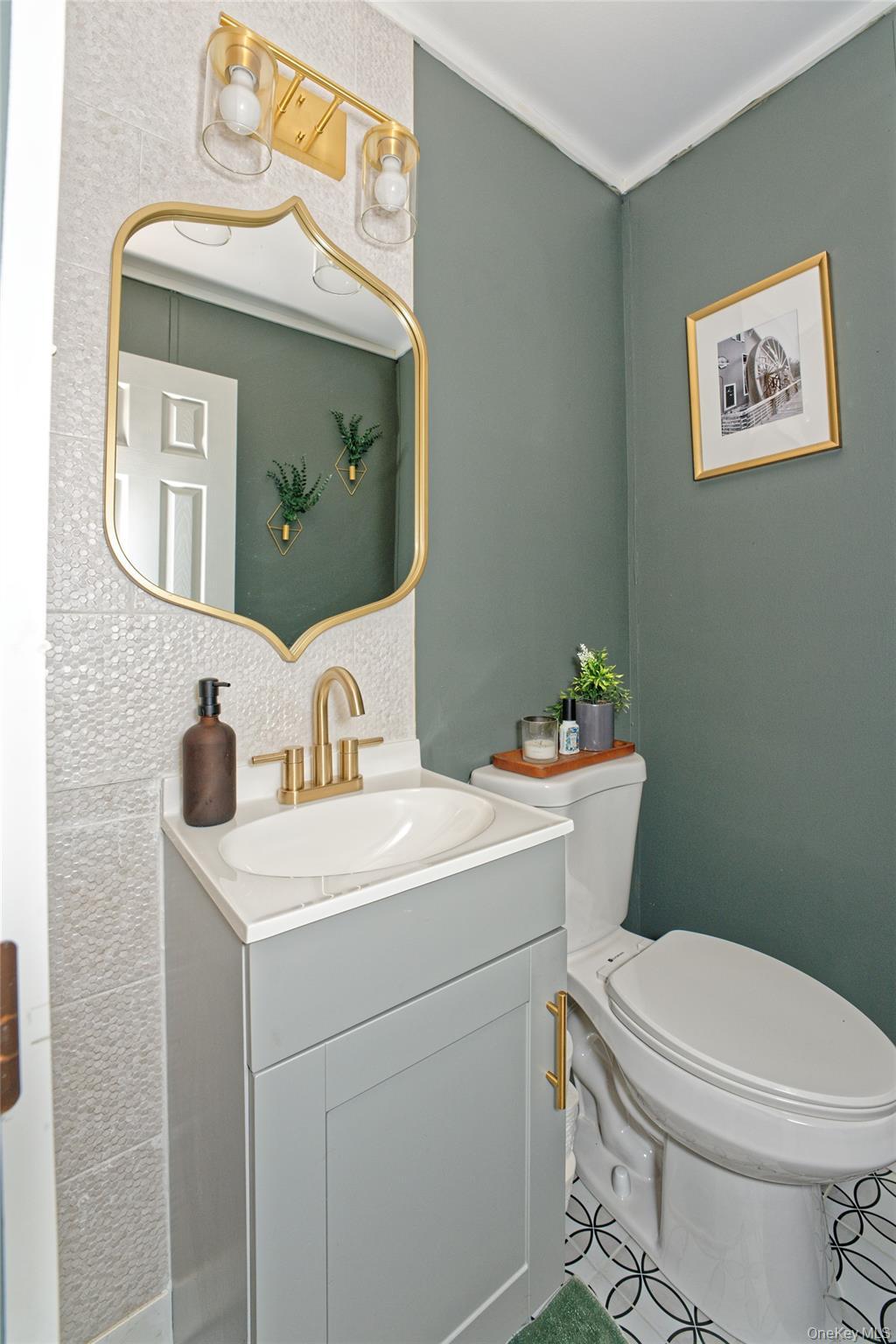 Single Family Matthew Dr, Castleton Out Of Area, NY 12033, MLS-924529-17