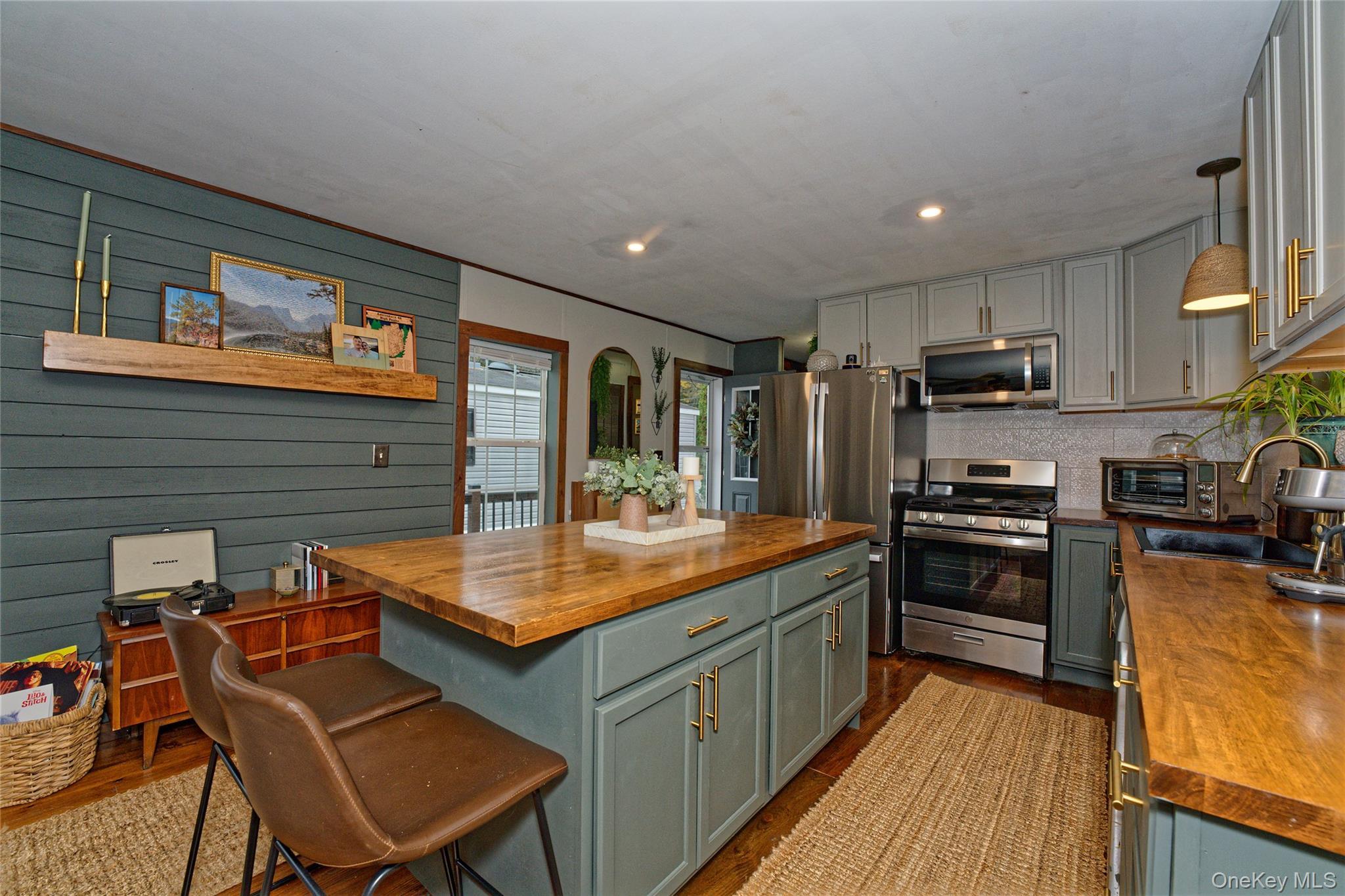 Single Family Matthew Dr, Castleton Out Of Area, NY 12033, MLS-924529-4