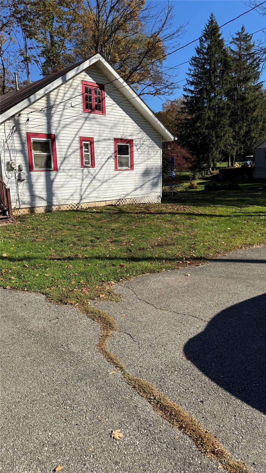 Single Family Blue Heron Dutchess County, NY 12580, MLS-924539-11