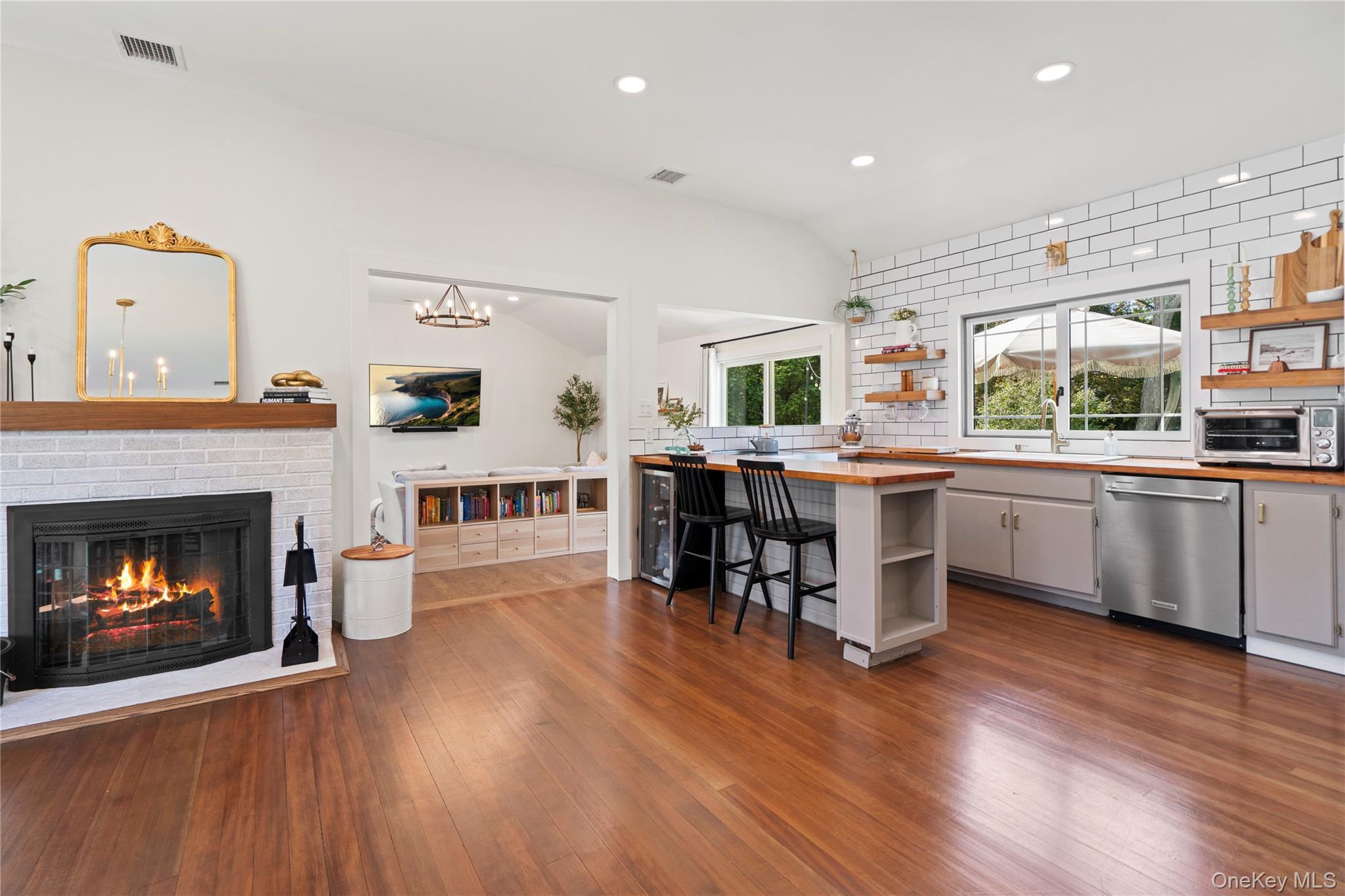 Single Family Bay  Suffolk County, NY 11772, MLS-924549-10