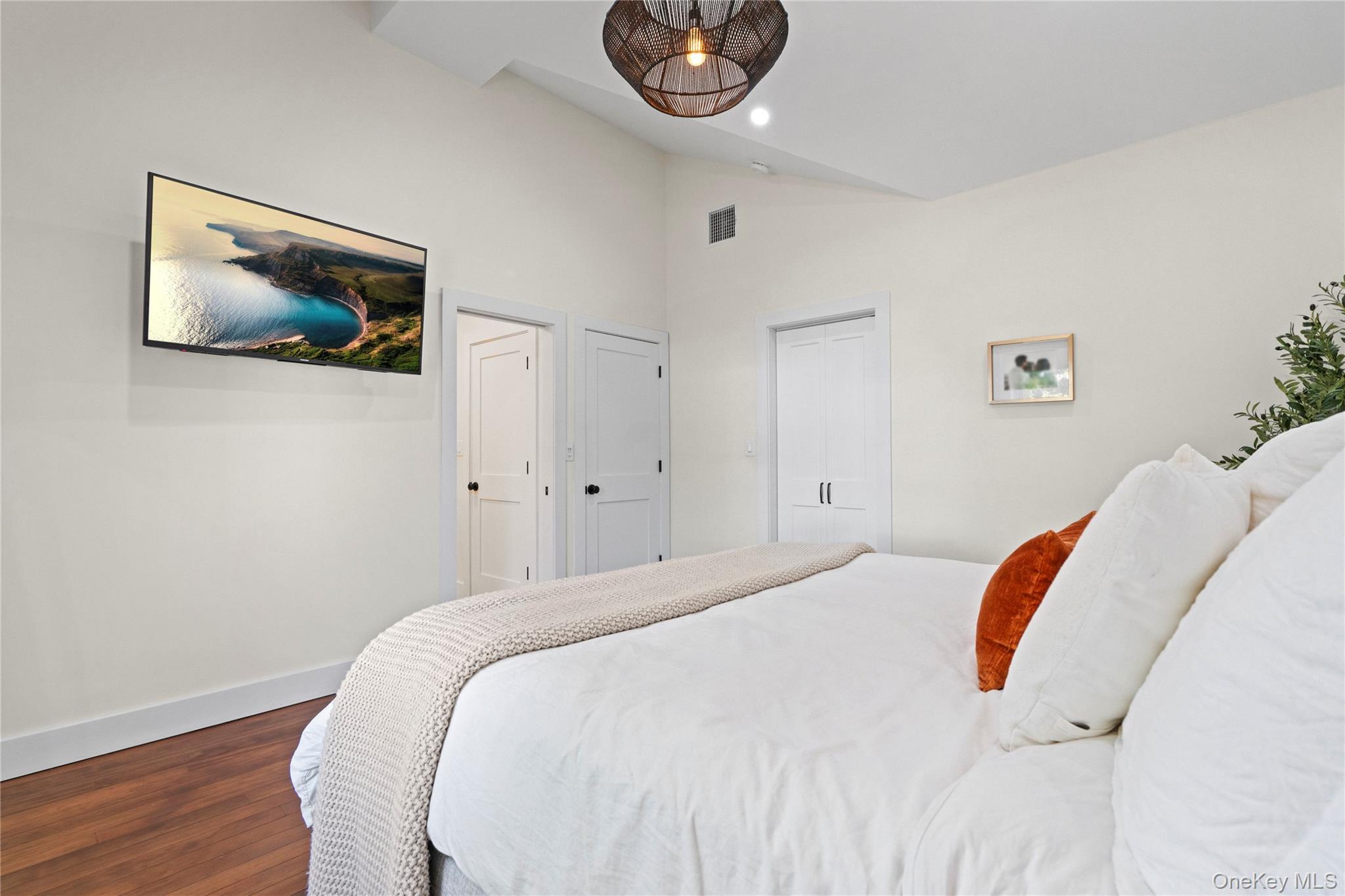 Single Family Bay  Suffolk County, NY 11772, MLS-924549-18