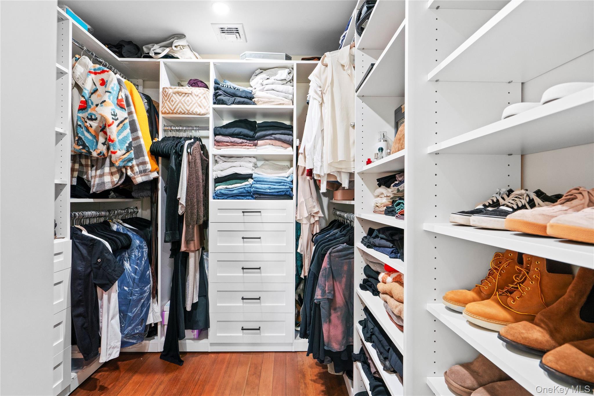 Single Family Bay  Suffolk County, NY 11772, MLS-924549-19