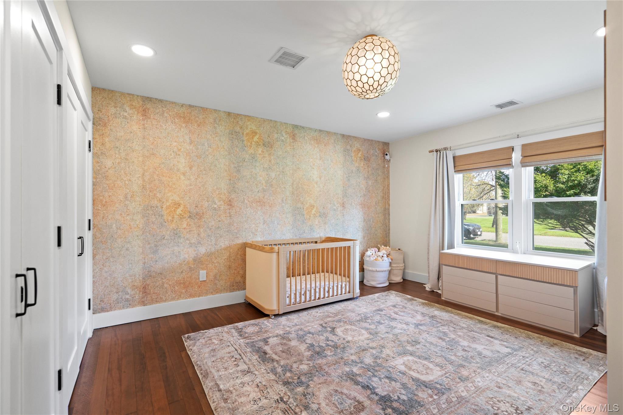 Single Family Bay  Suffolk County, NY 11772, MLS-924549-21