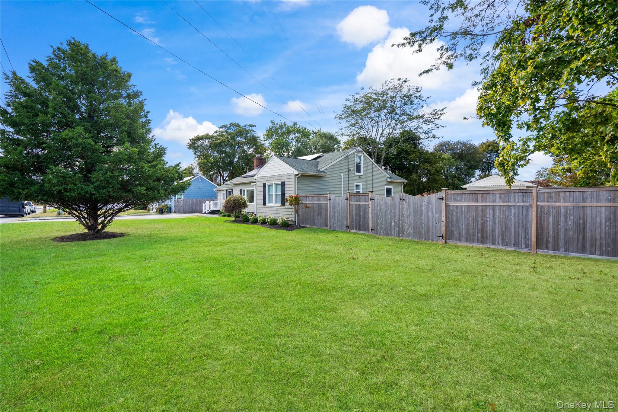 Single Family Bay  Suffolk County, NY 11772, MLS-924549-3