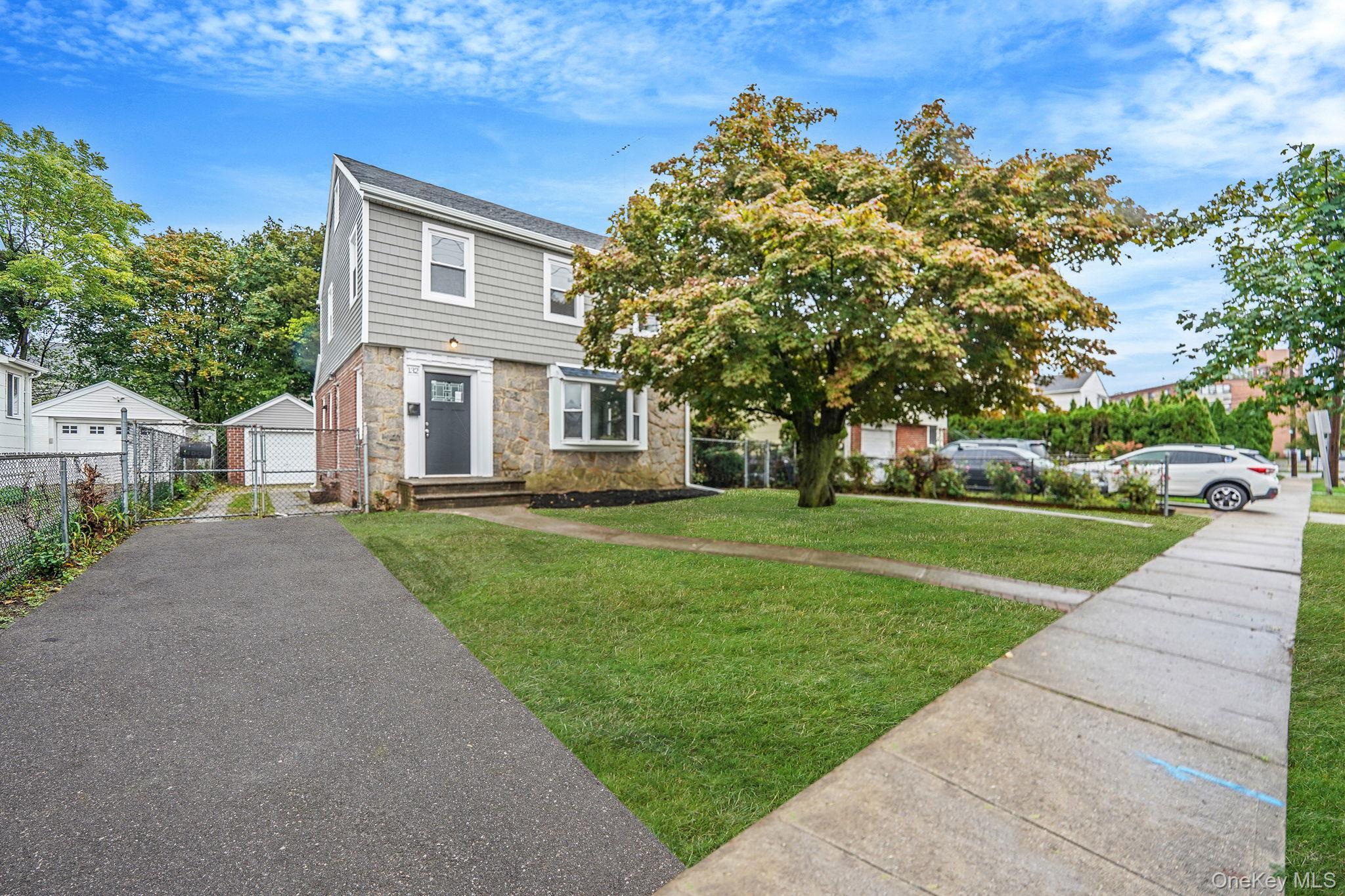 Single Family Duncan  Nassau County, NY 11550, MLS-924552-2