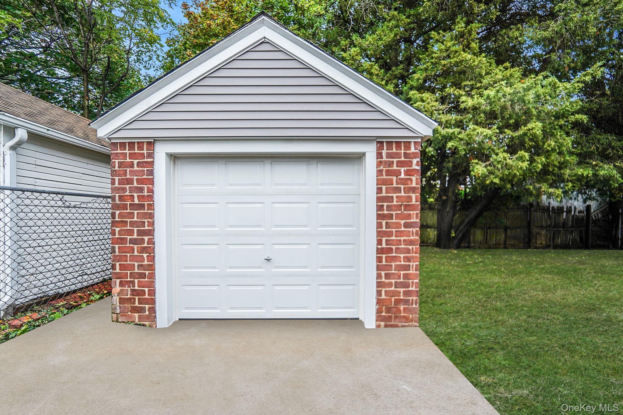 Single Family Duncan  Nassau County, NY 11550, MLS-924552-5