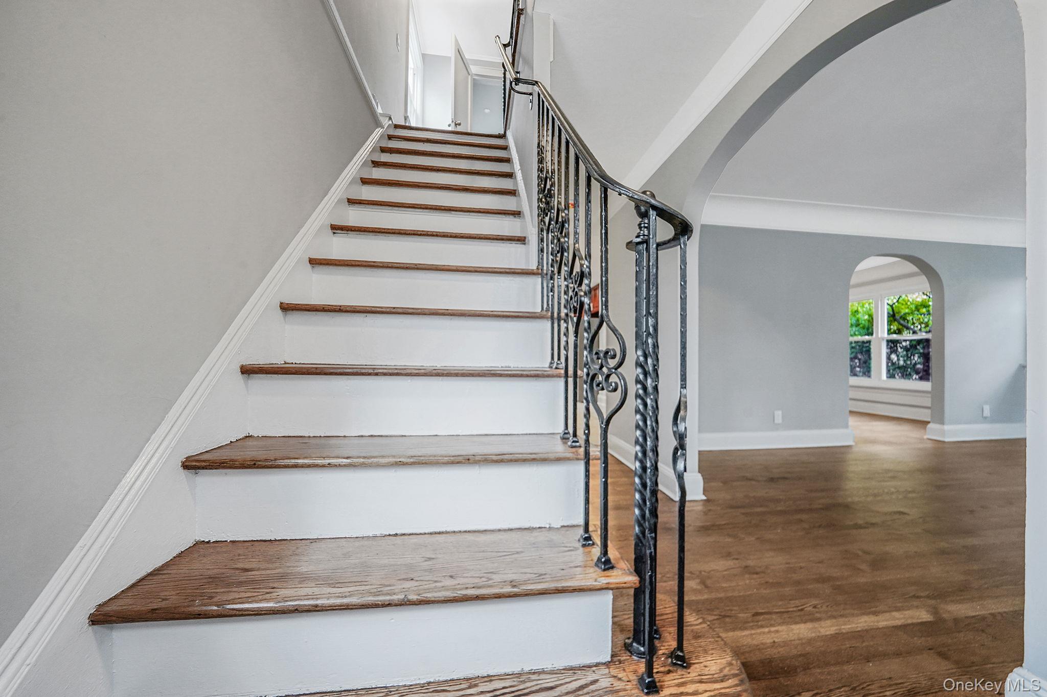 Single Family Duncan  Nassau County, NY 11550, MLS-924552-6