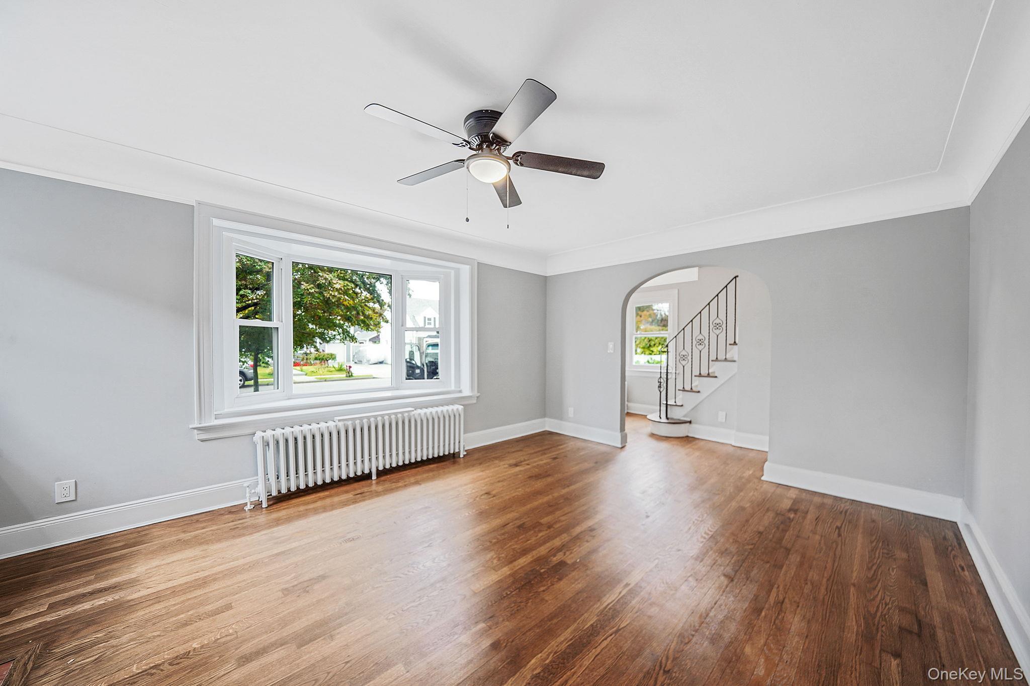 Single Family Duncan  Nassau County, NY 11550, MLS-924552-8