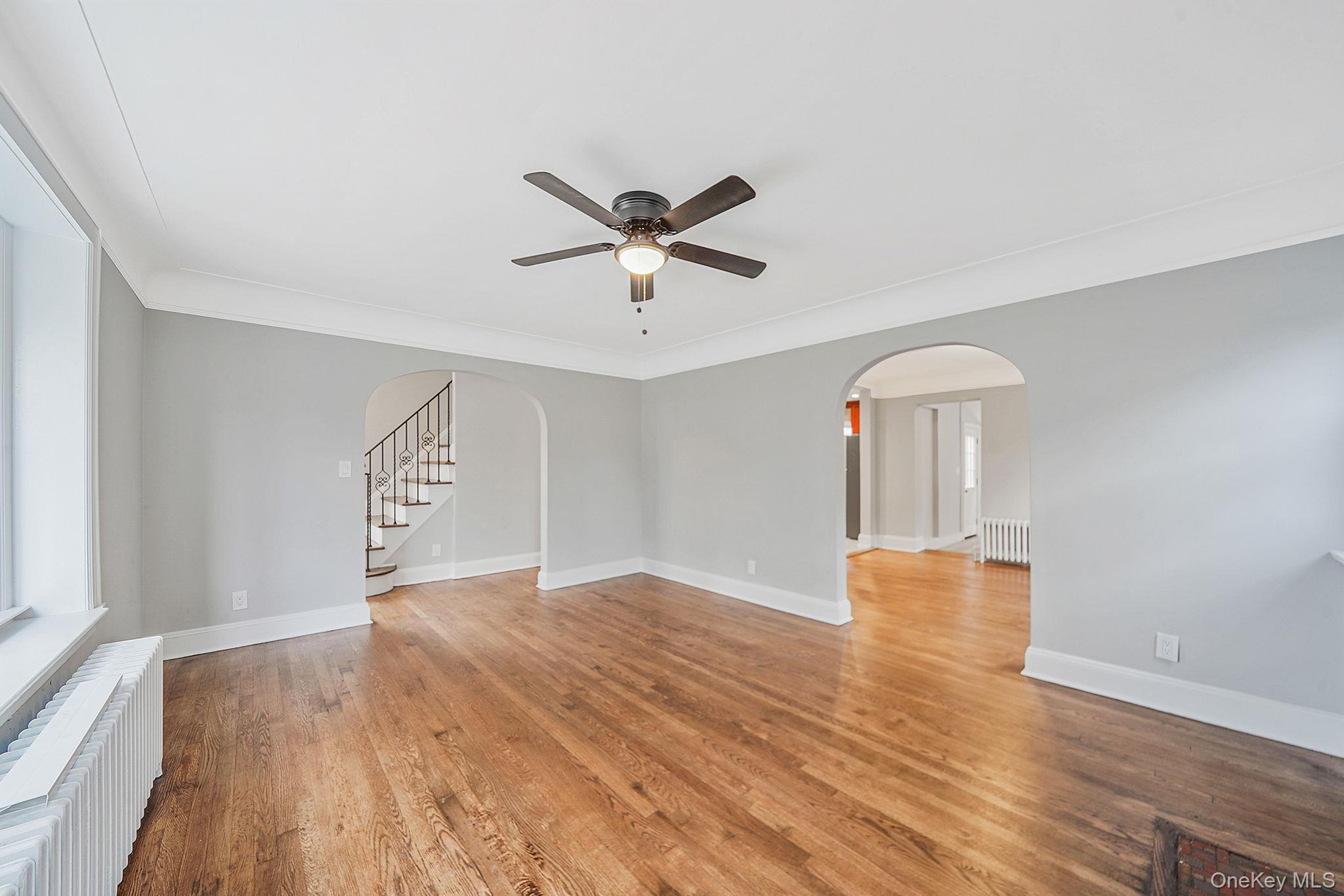 Single Family Duncan  Nassau County, NY 11550, MLS-924552-9