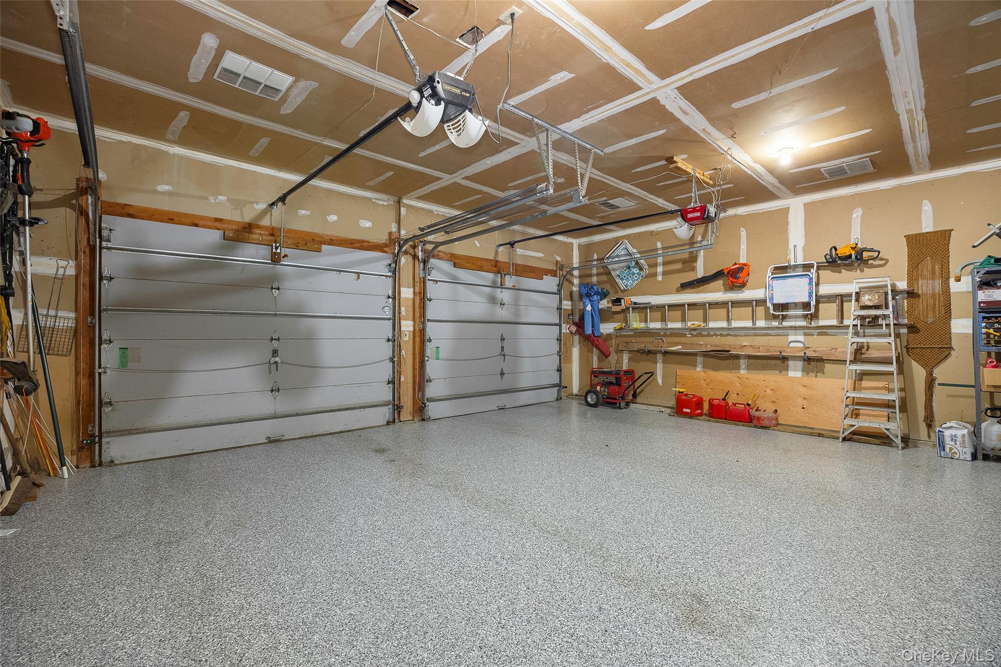 Single Family English Dutchess County, NY 12569, MLS-924564-23