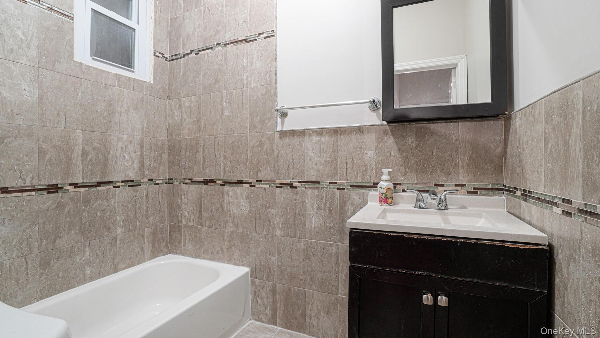 Single Family 202nd Queens, NY 11423, MLS-924571-10