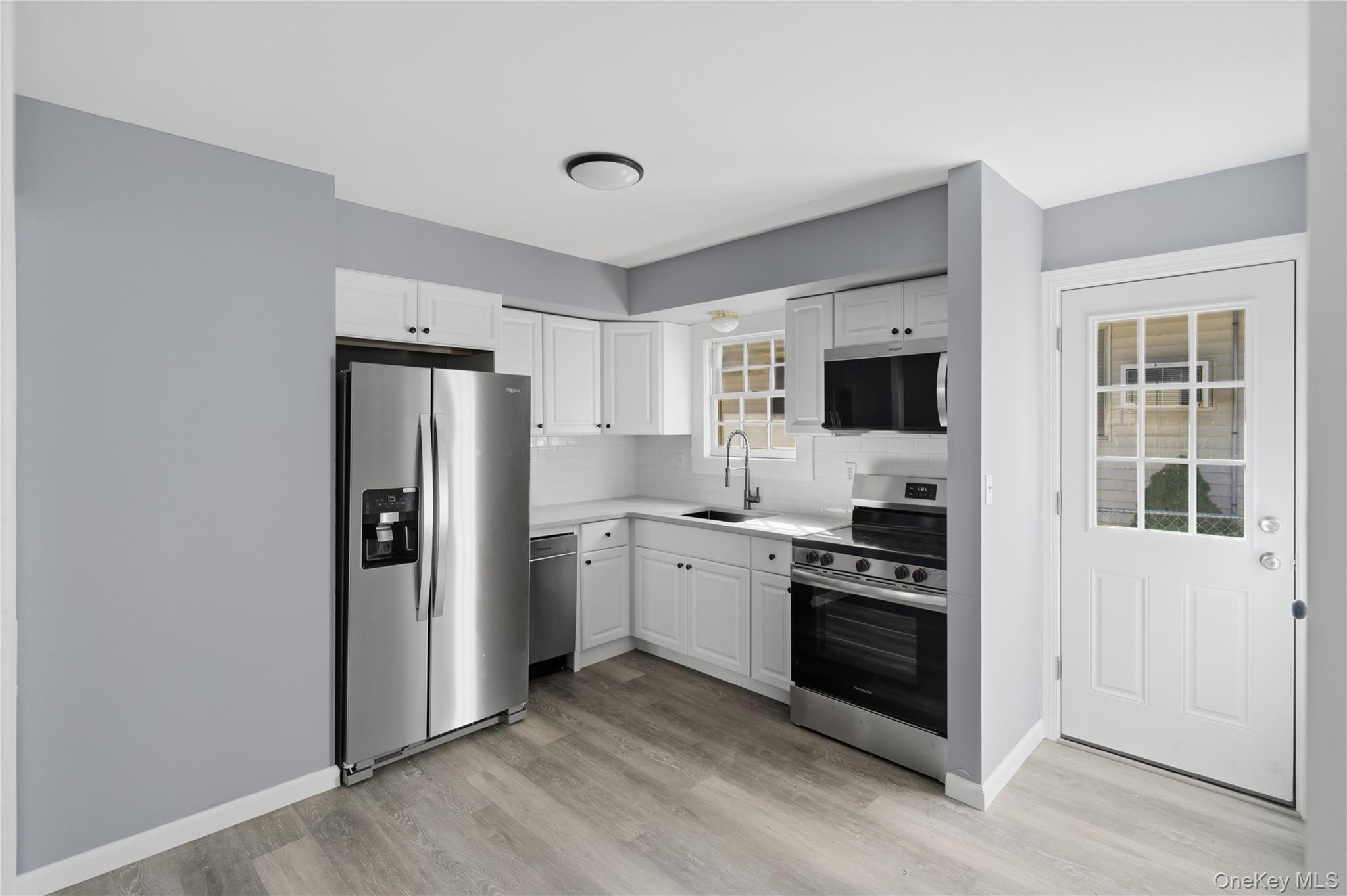 Single Family Main  Suffolk County, NY 11950, MLS-924578-5