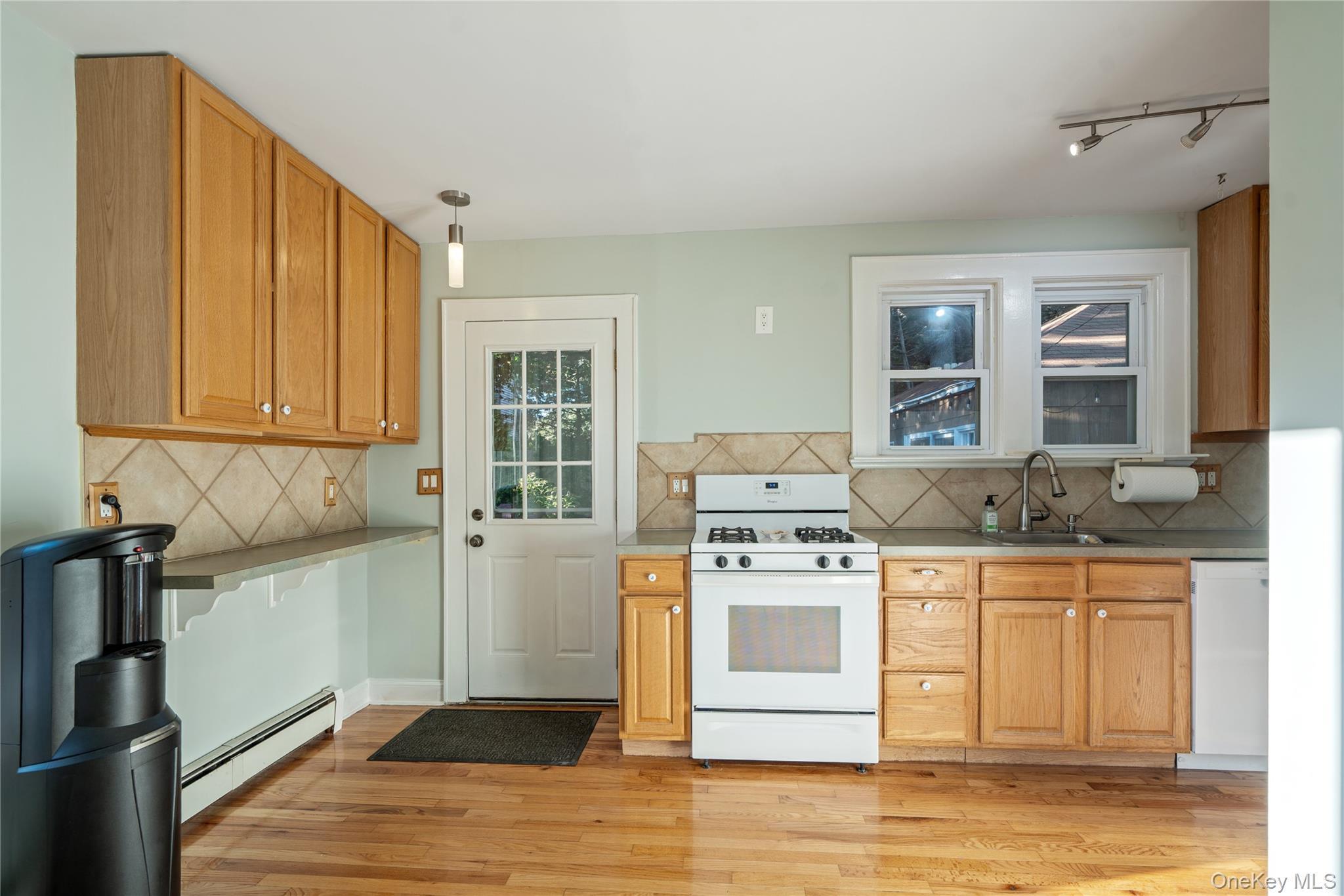 Single Family Dune Suffolk County, NY 11768, MLS-924594-12