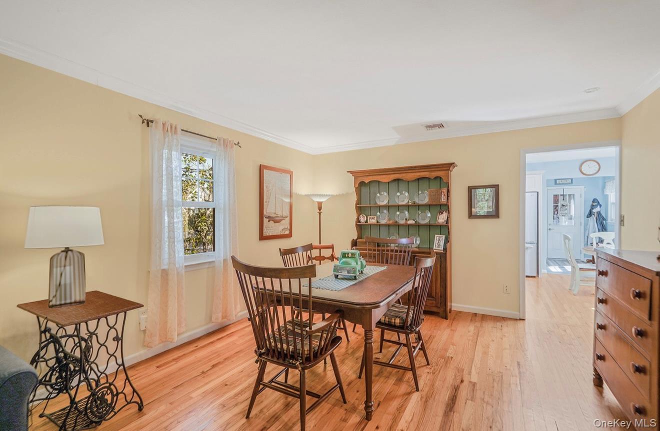 Single Family Head Of The Neck  Suffolk County, NY 11713, MLS-924598-10