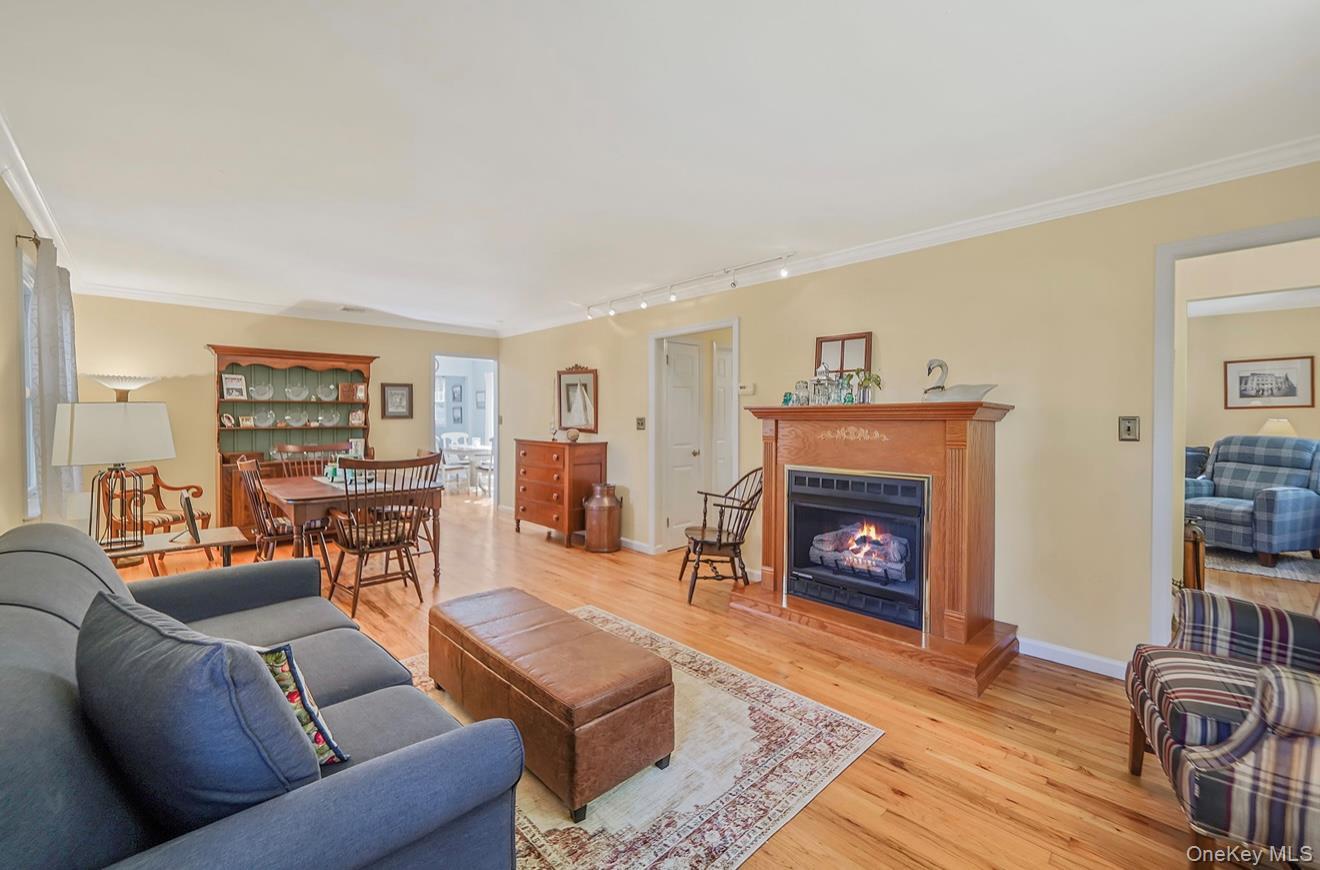 Single Family Head Of The Neck  Suffolk County, NY 11713, MLS-924598-12