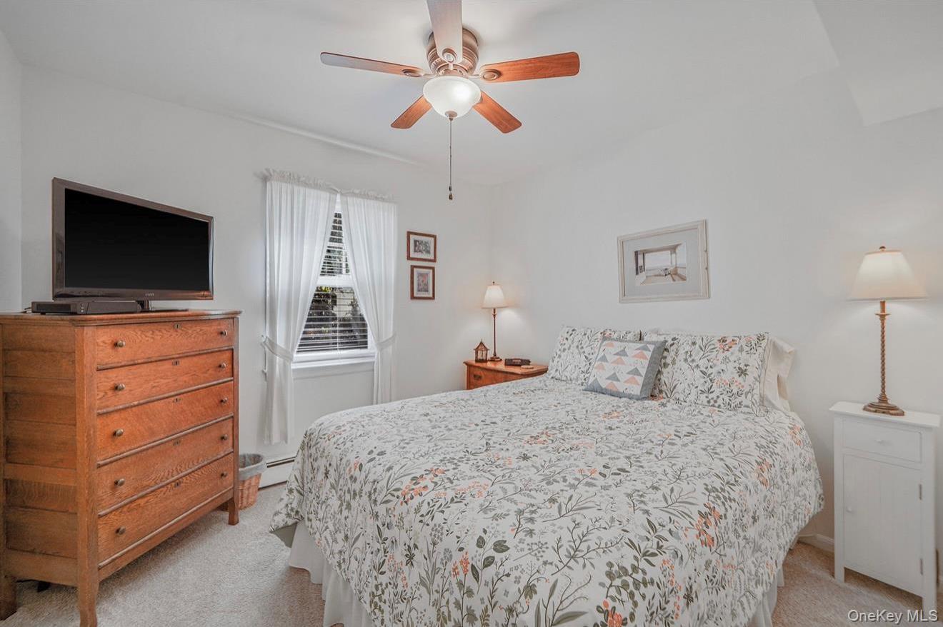 Single Family Head Of The Neck  Suffolk County, NY 11713, MLS-924598-18