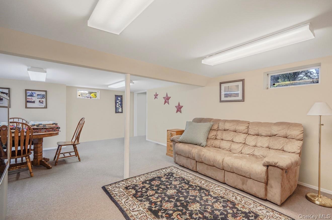 Single Family Head Of The Neck  Suffolk County, NY 11713, MLS-924598-24