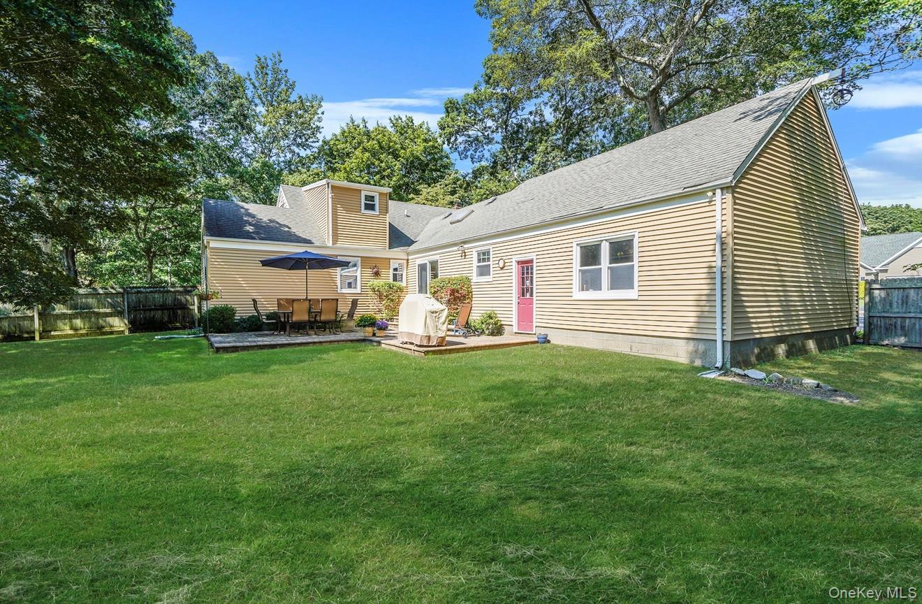 Single Family Head Of The Neck  Suffolk County, NY 11713, MLS-924598-26