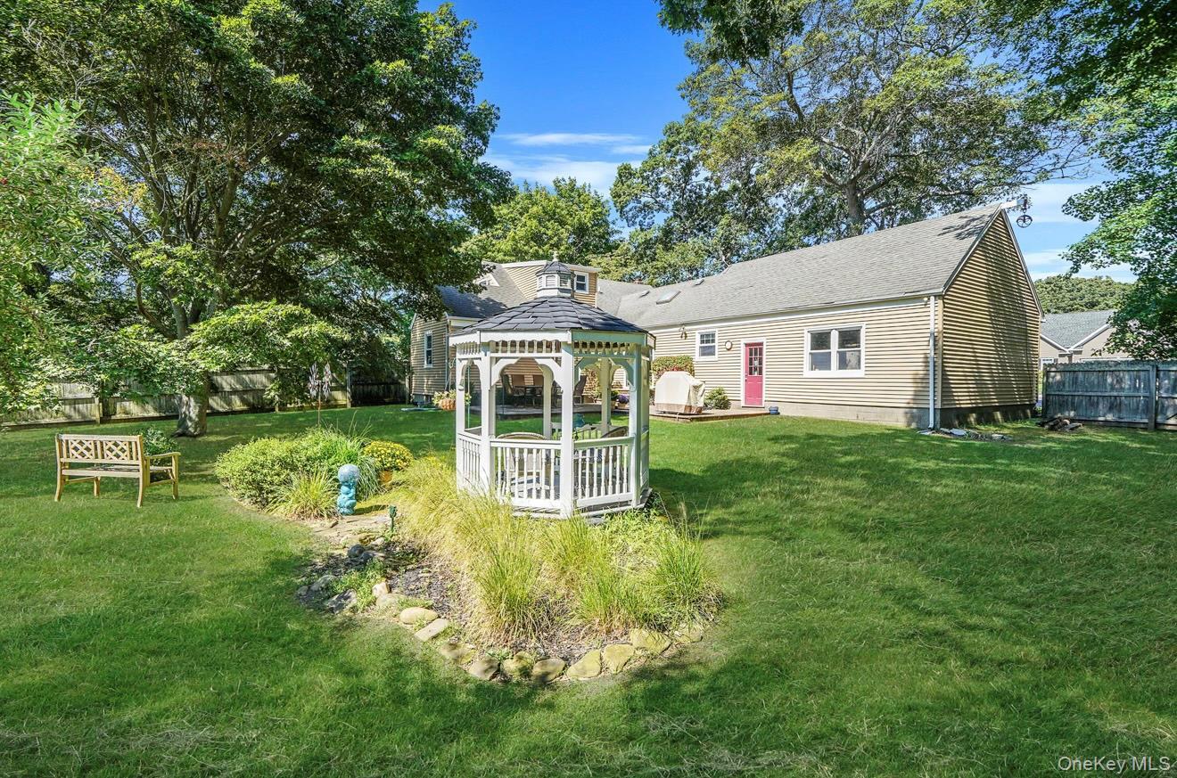 Single Family Head Of The Neck  Suffolk County, NY 11713, MLS-924598-30