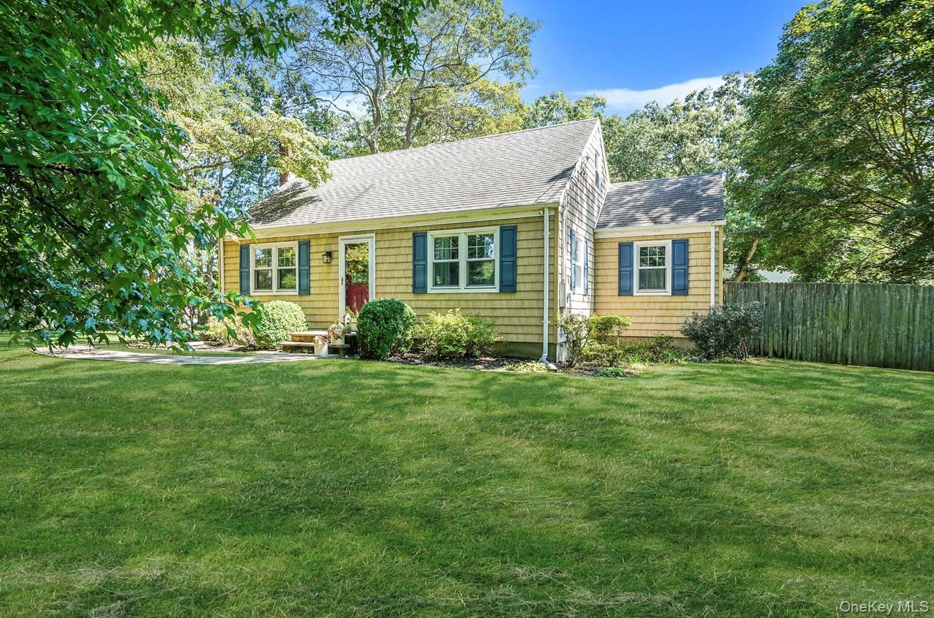 Single Family Head Of The Neck  Suffolk County, NY 11713, MLS-924598-4