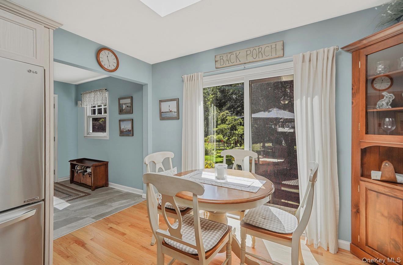 Single Family Head Of The Neck  Suffolk County, NY 11713, MLS-924598-8