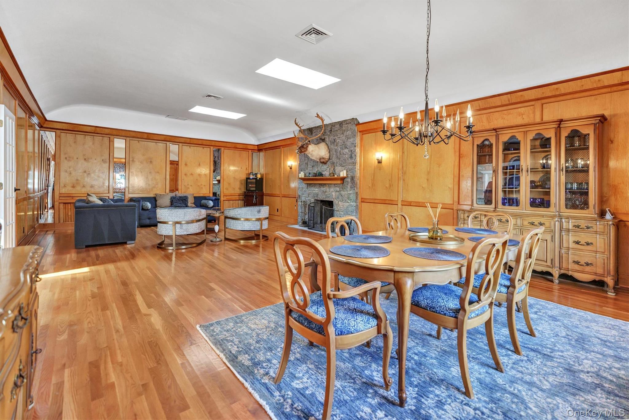 Single Family Middlesex Suffolk County, NY 11769, MLS-924599-14