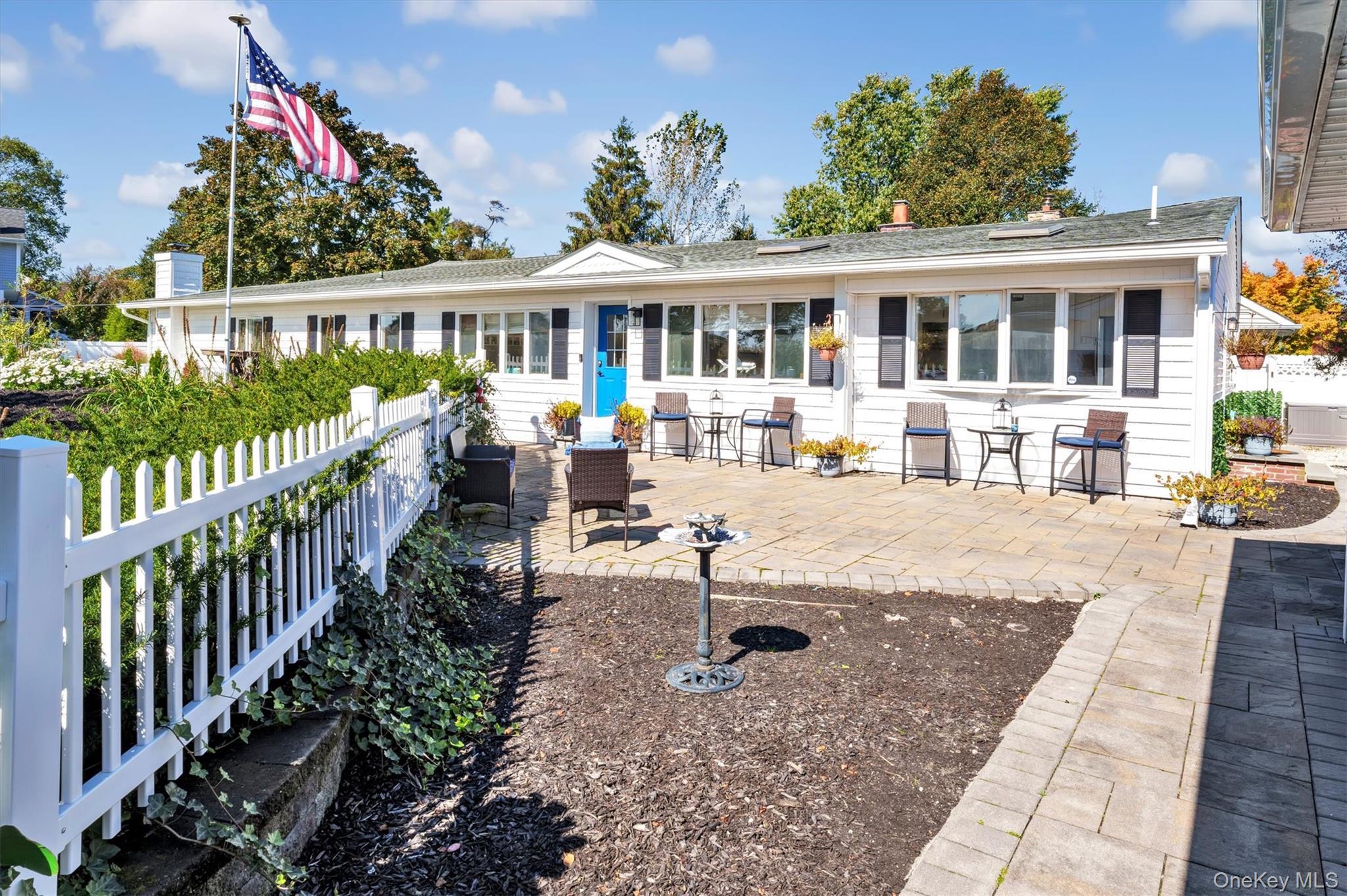 Single Family Middlesex Suffolk County, NY 11769, MLS-924599-2