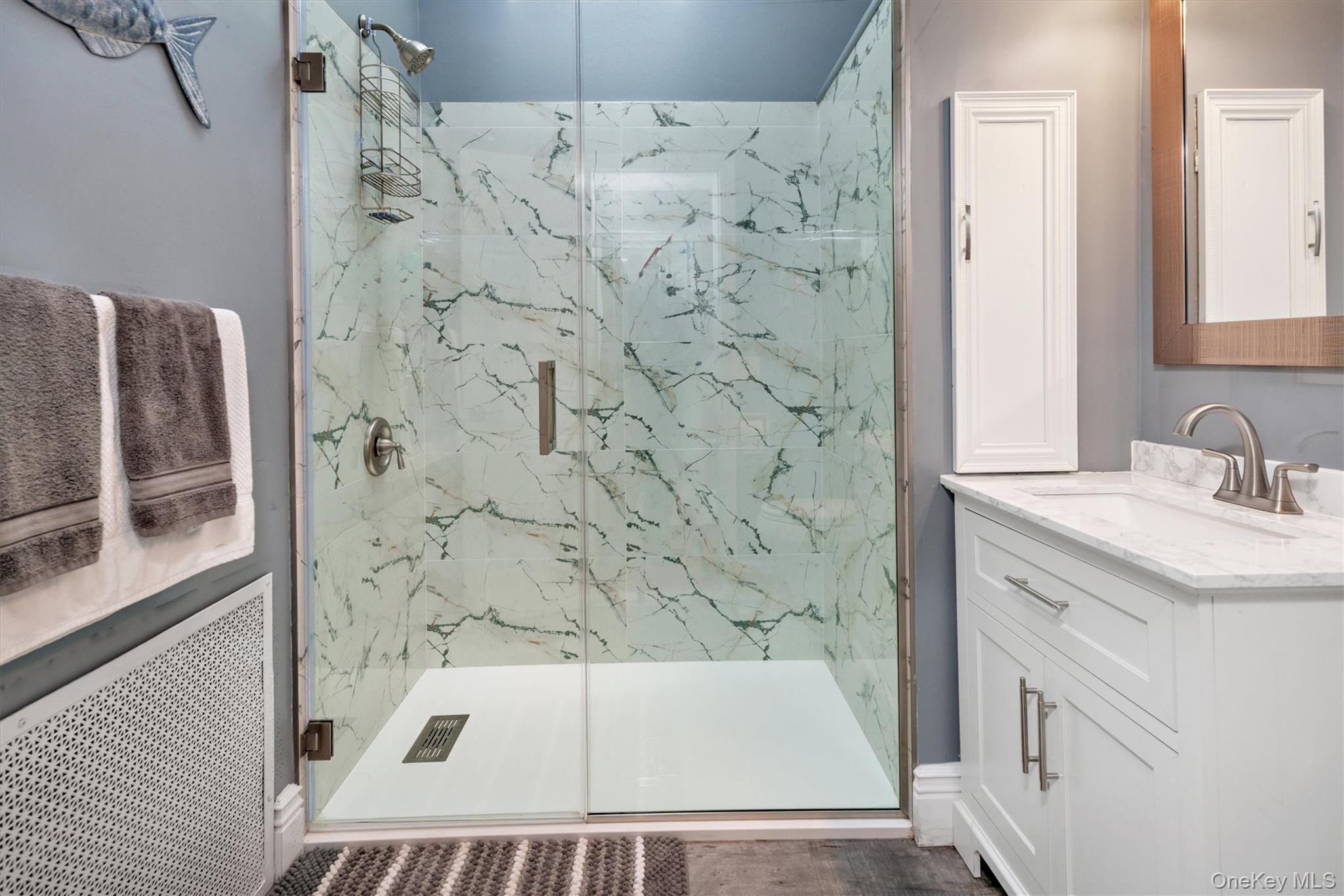 Single Family Middlesex Suffolk County, NY 11769, MLS-924599-23