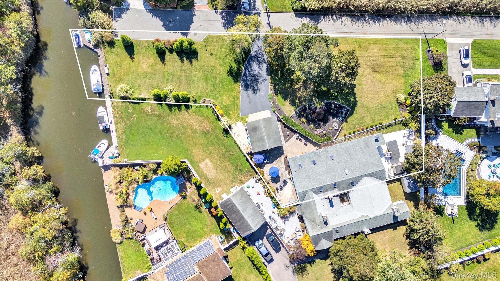 Single Family Middlesex Suffolk County, NY 11769, MLS-924599-30